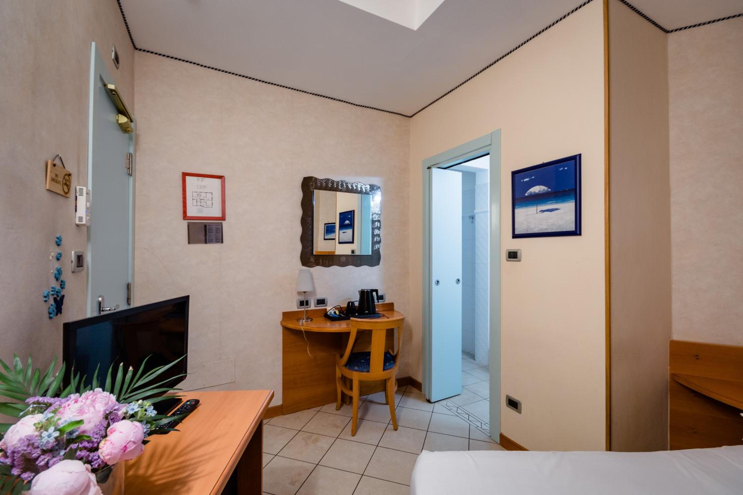 Double Room - Photo 4