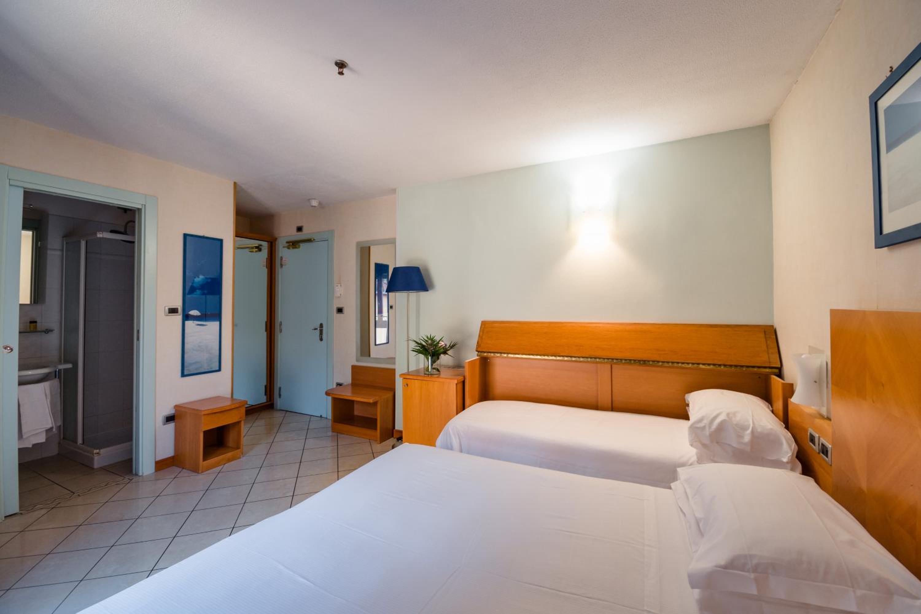 Triple Room - Photo 17