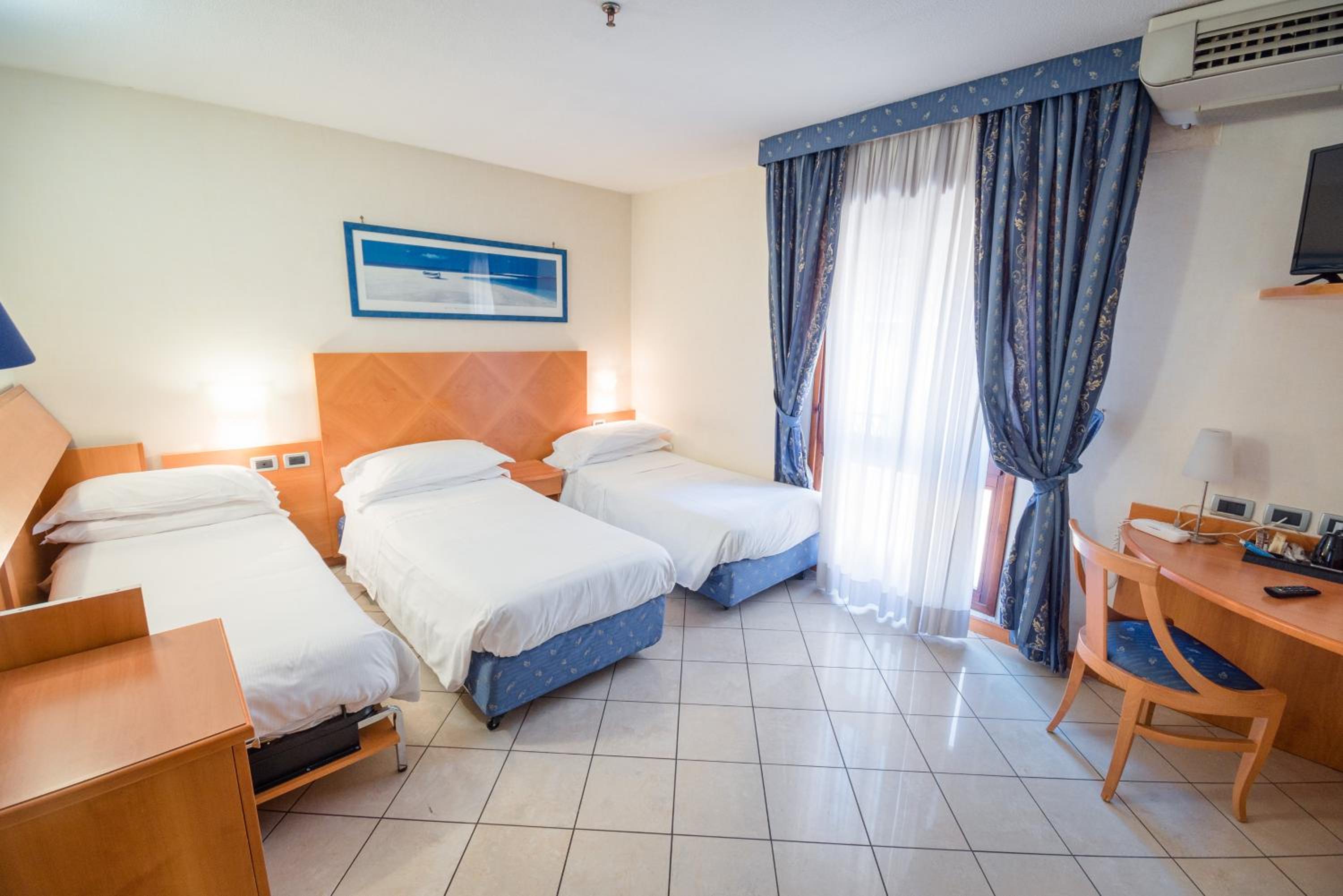 Triple Room - Photo 9