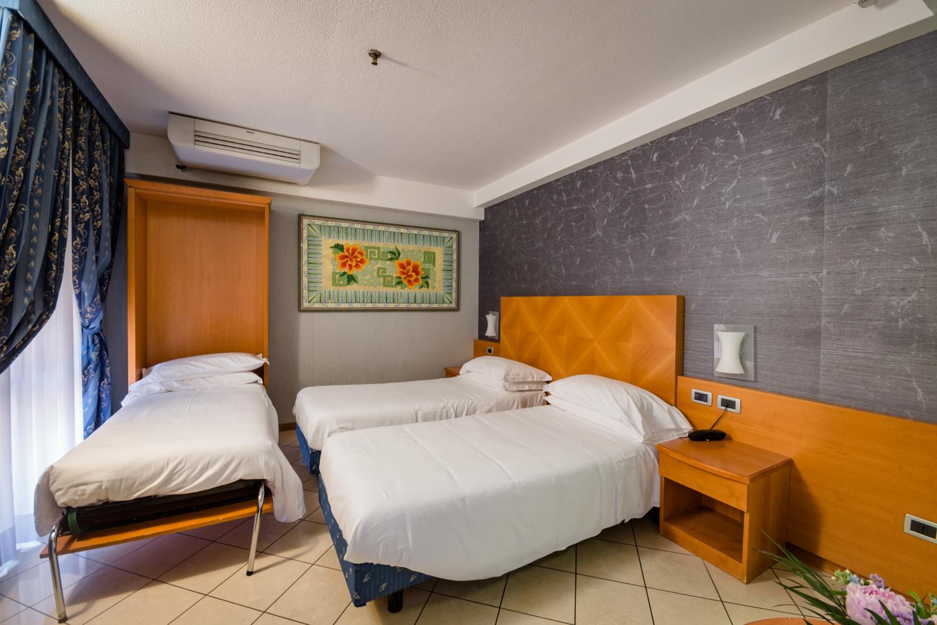Triple Room - Photo 8