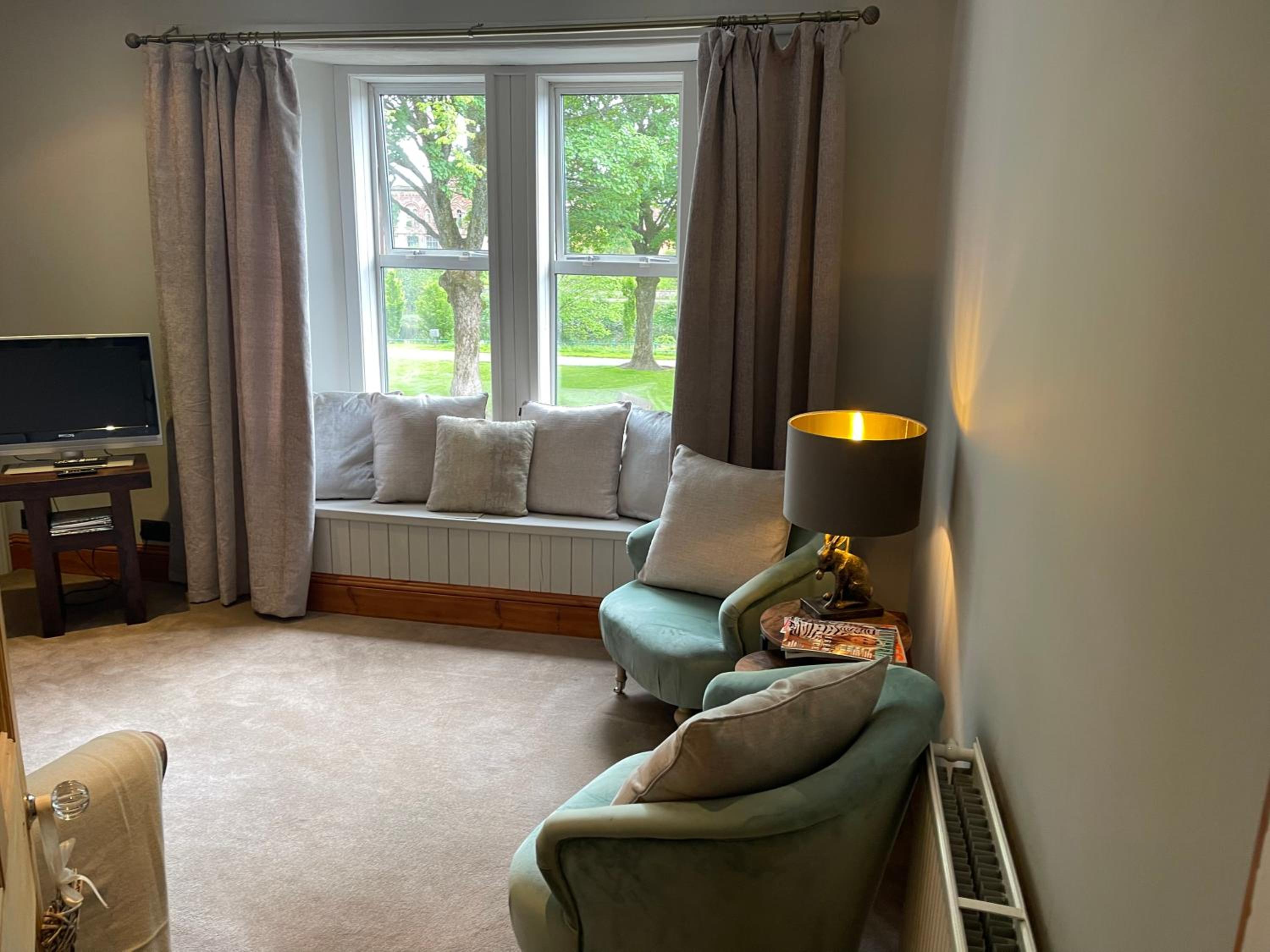 Three-Bedroom House photo 2