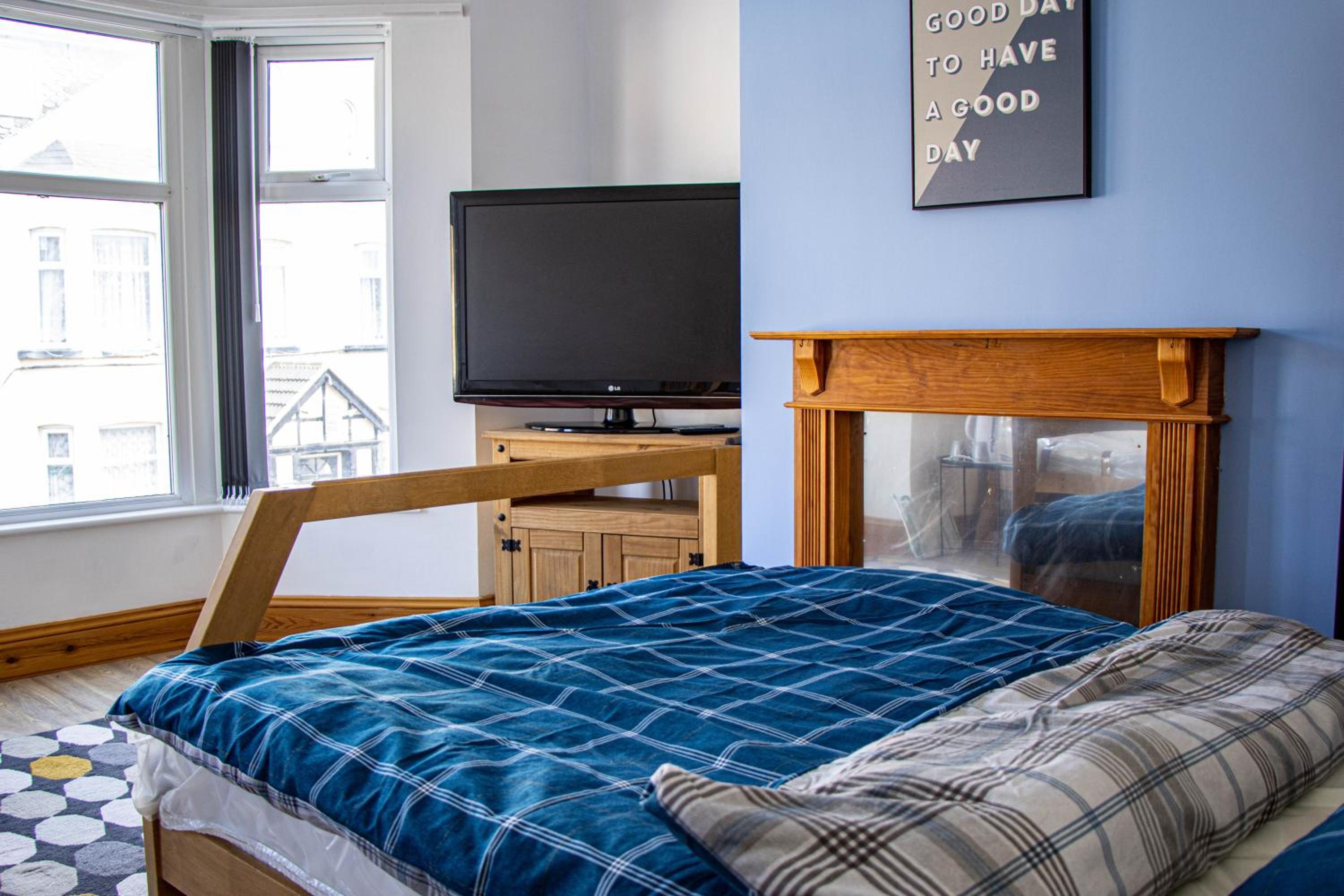 Basic Triple Room photo 2