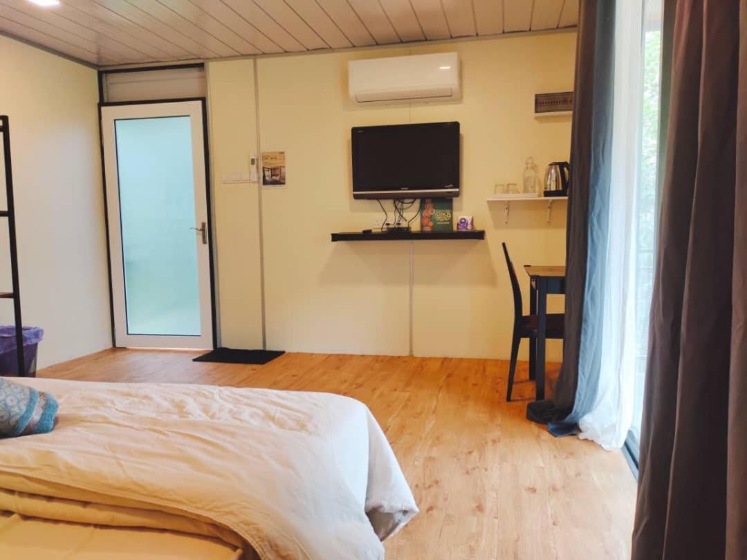 Deluxe Double Room with Balcony photo 3