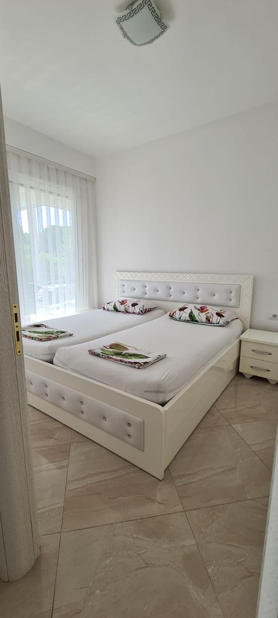 One-Bedroom Apartment - Garden View