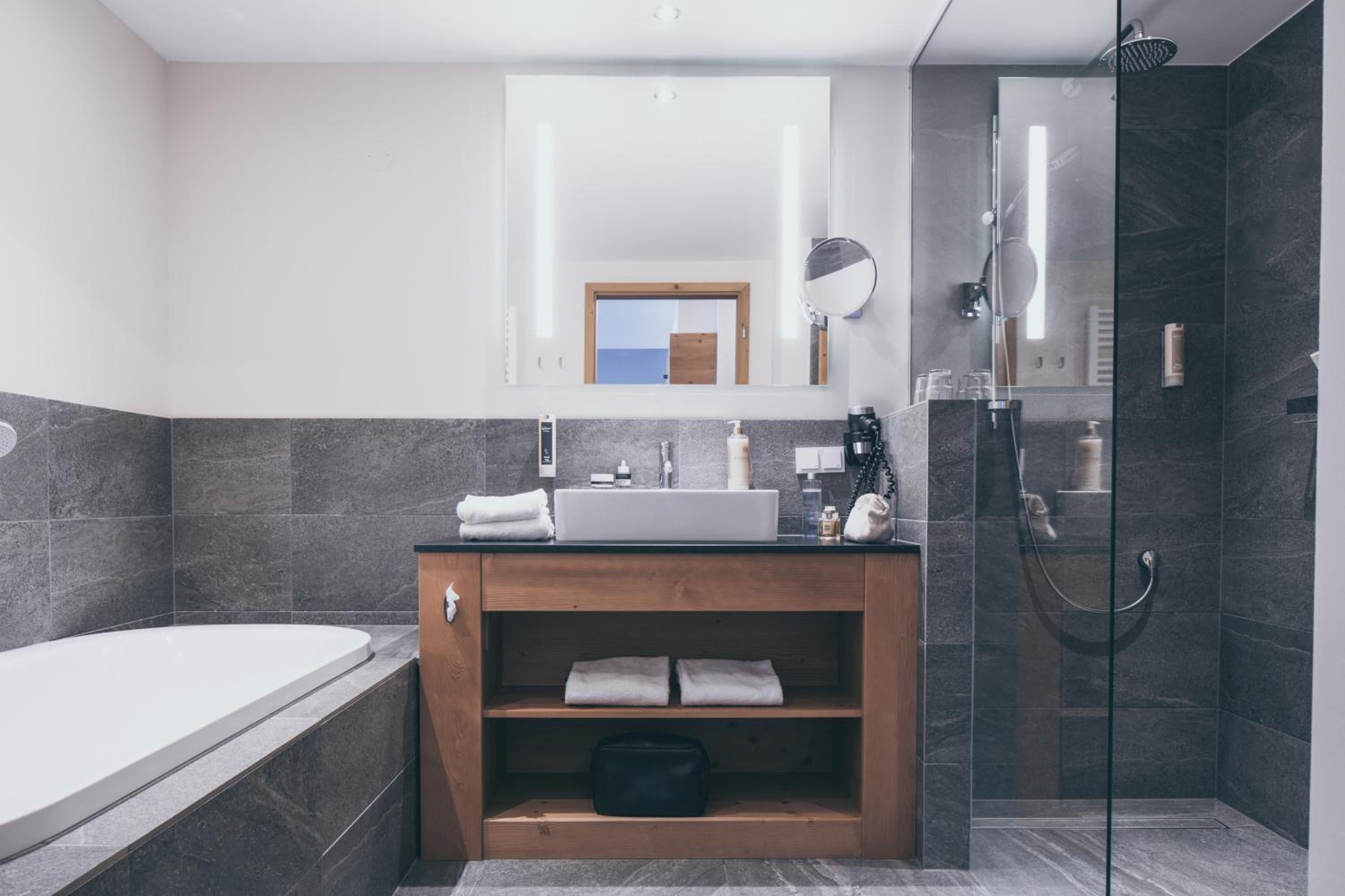 No 4 - Junior Apartment