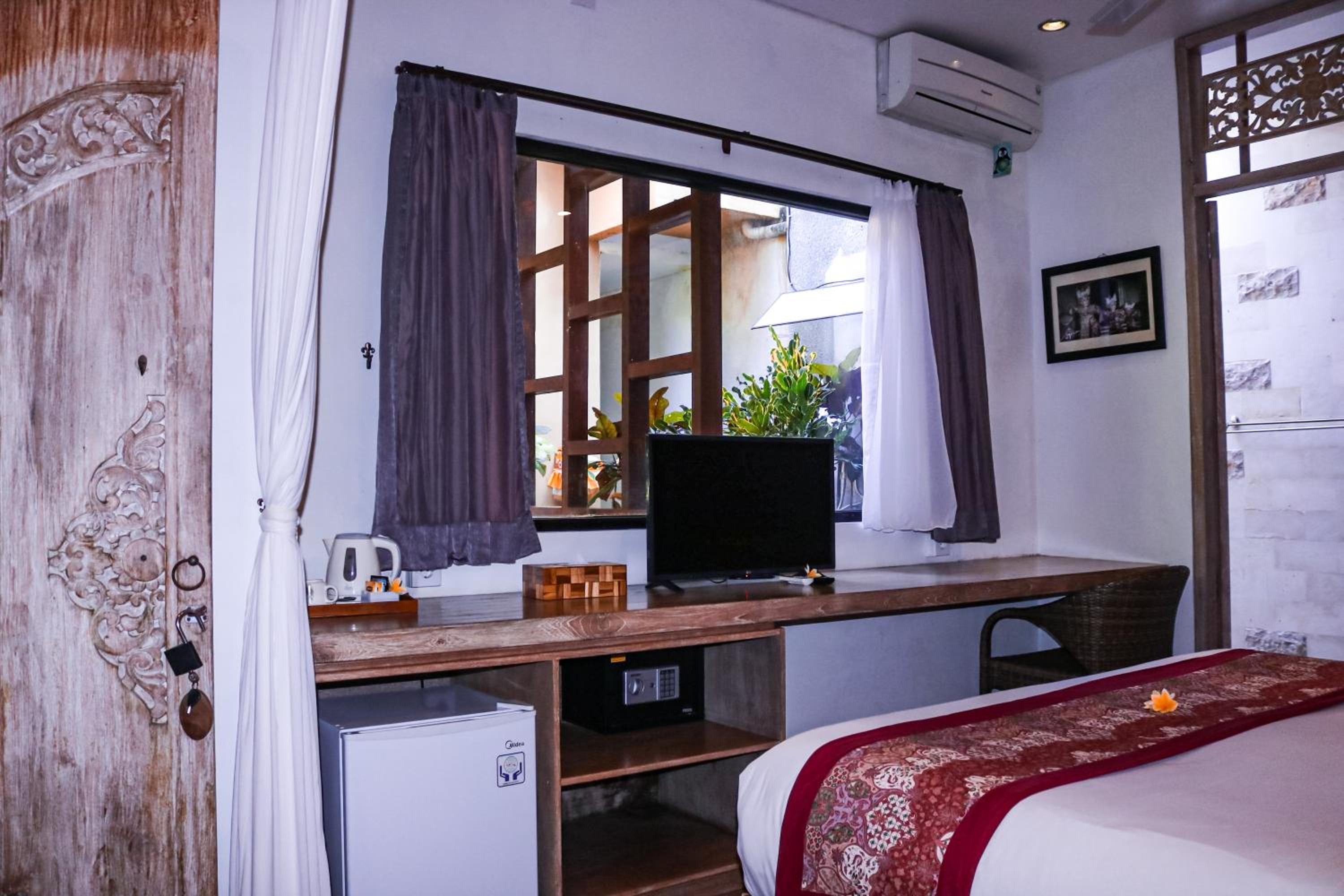 Honeymoon Suite photo 2