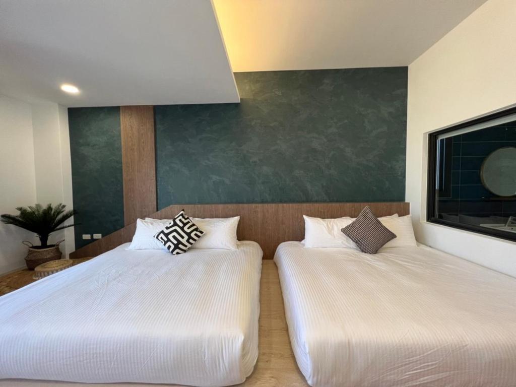 Quadruple Room with Balcony photo 2