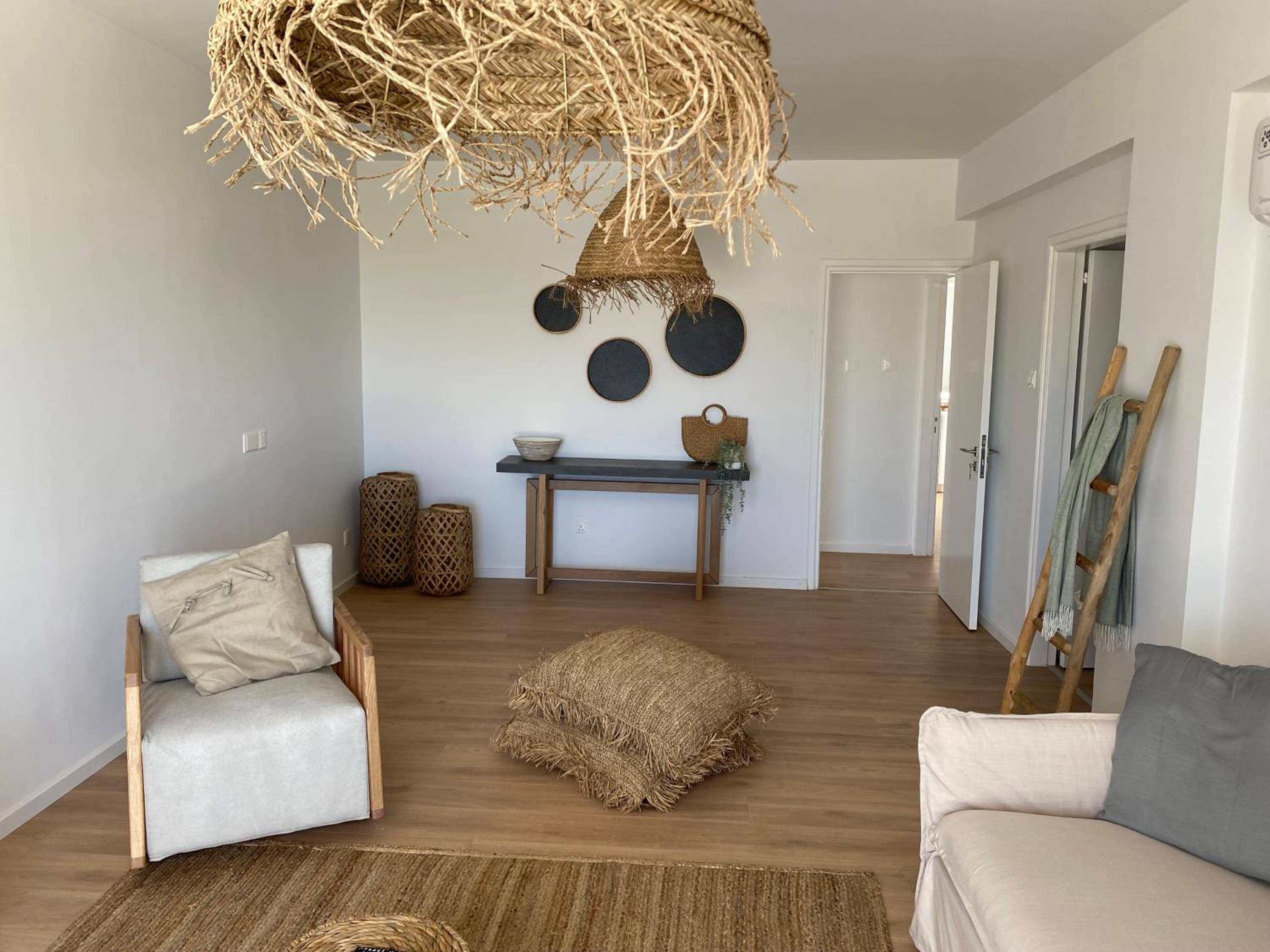 Apartment with Sea View - Photo 10