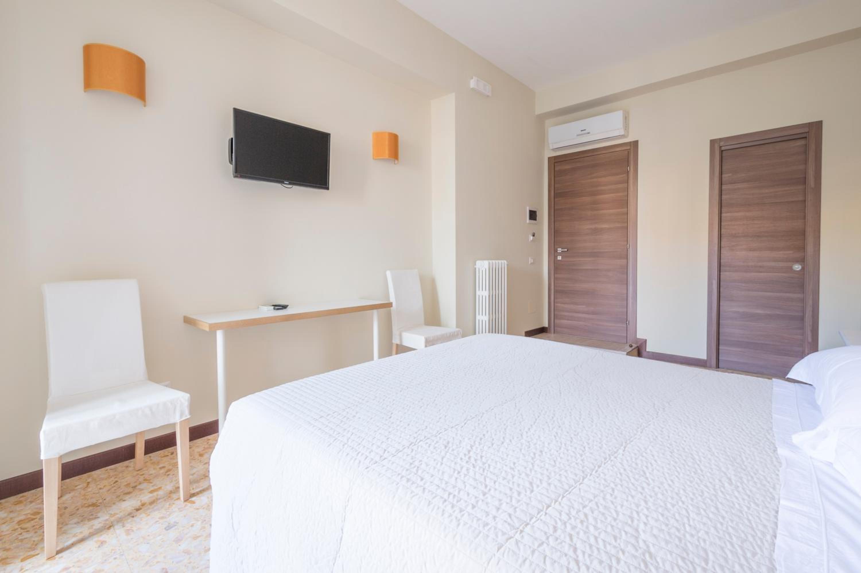 Triple Room with Terrace photo 1