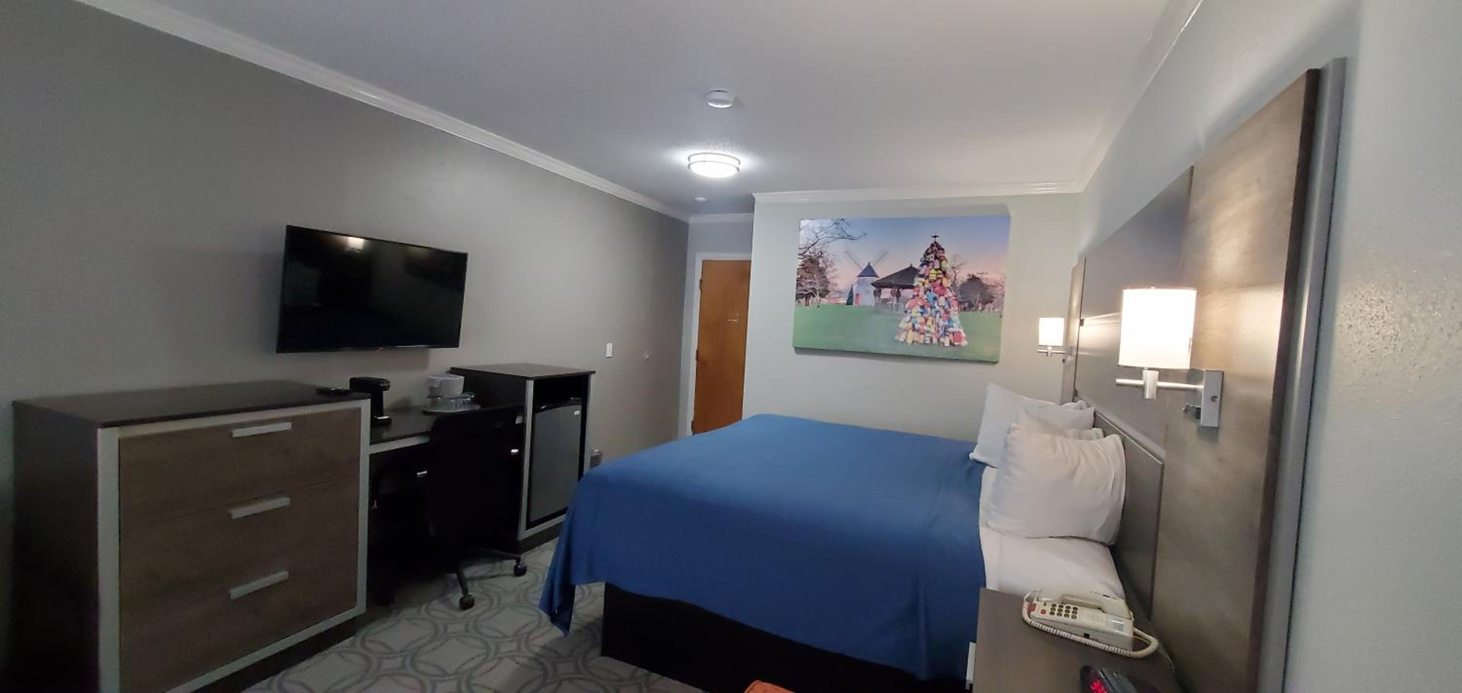 Superior King Room (Non-Smoking) - Photo 24