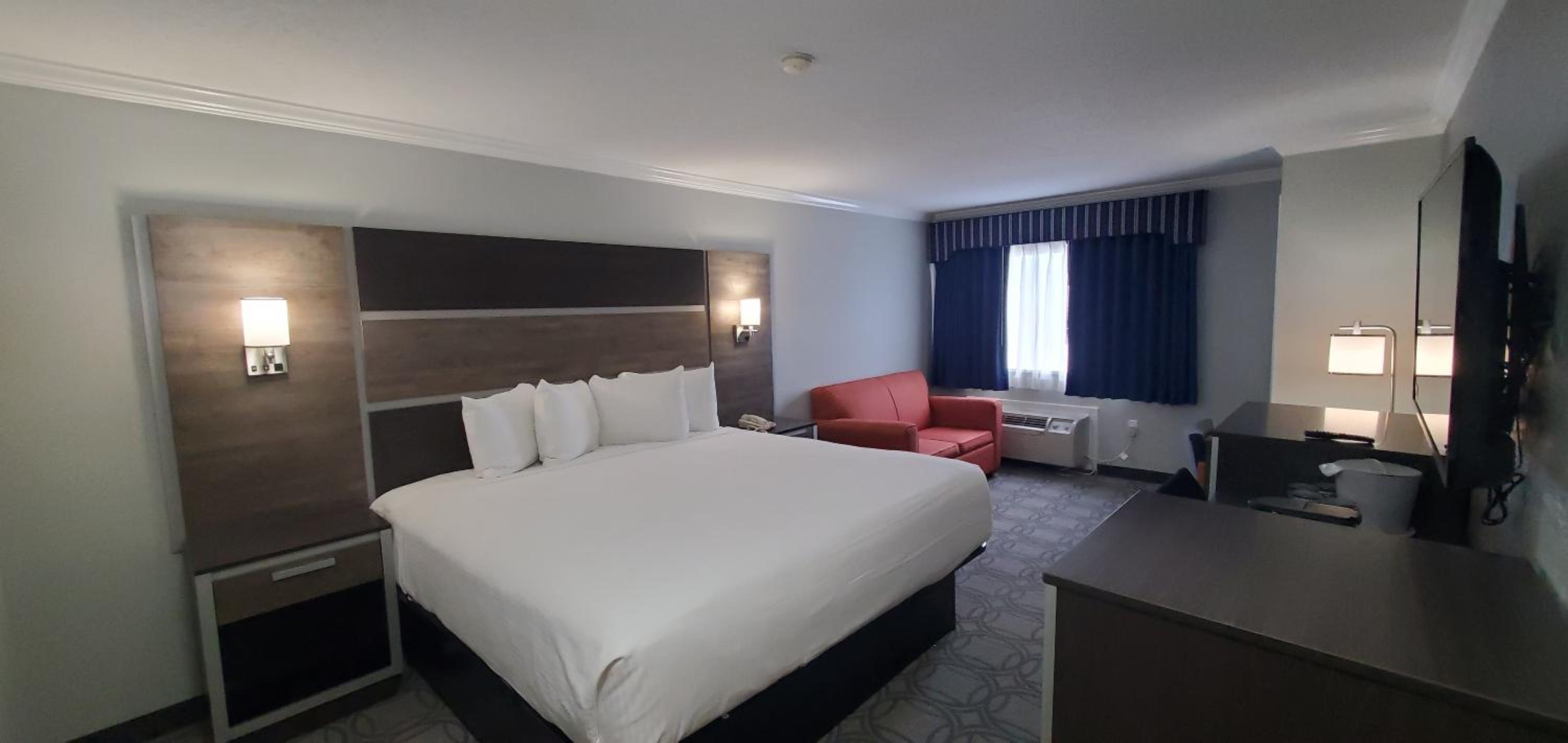 Superior King Room (Non-Smoking) - Photo 12