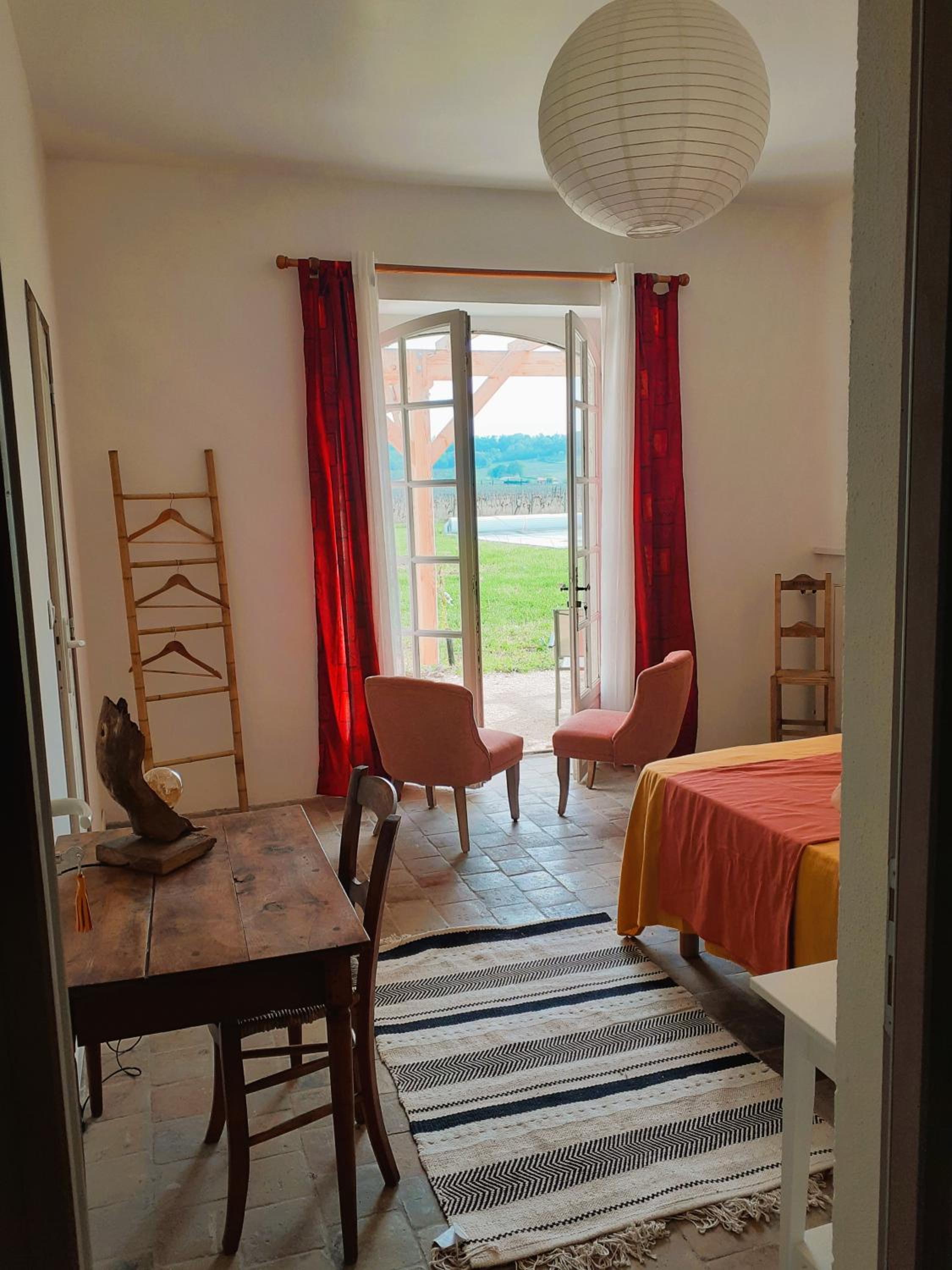 Double Room with Private Bathroom - Photo 3