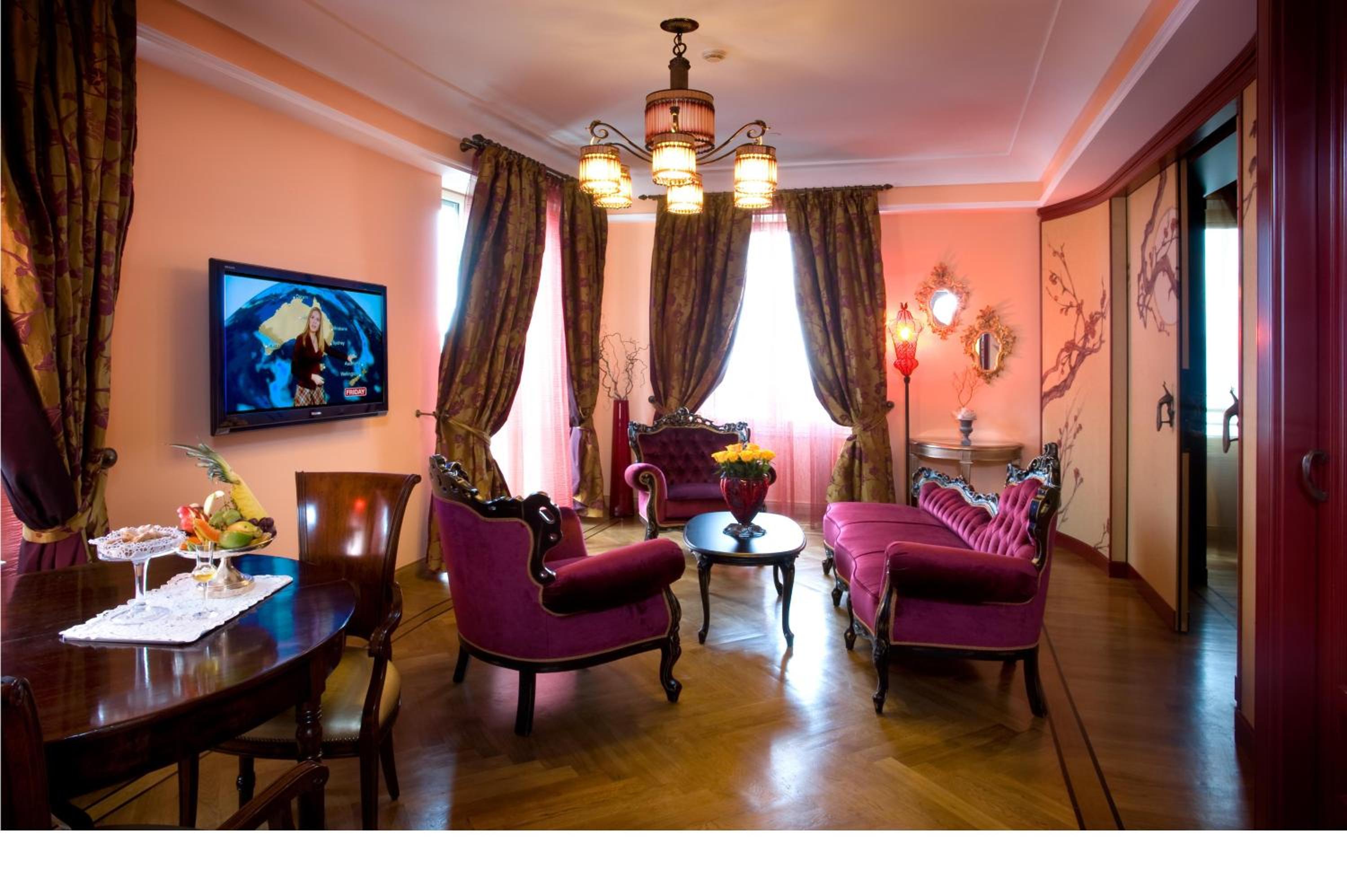 Presidential Suite thumbnail 5