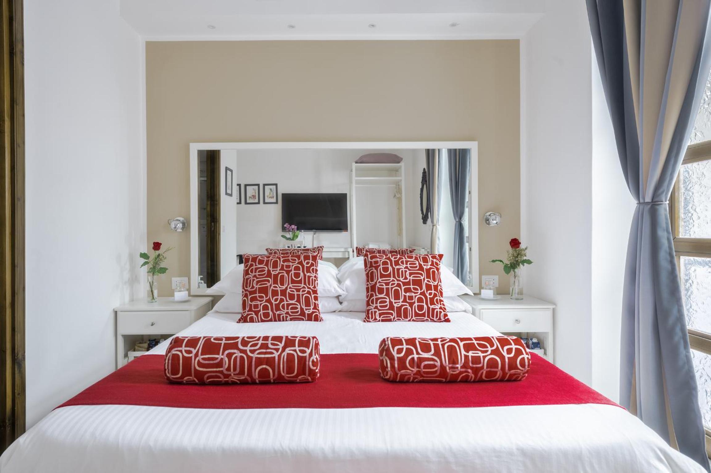 Standard Double Room - Photo 3