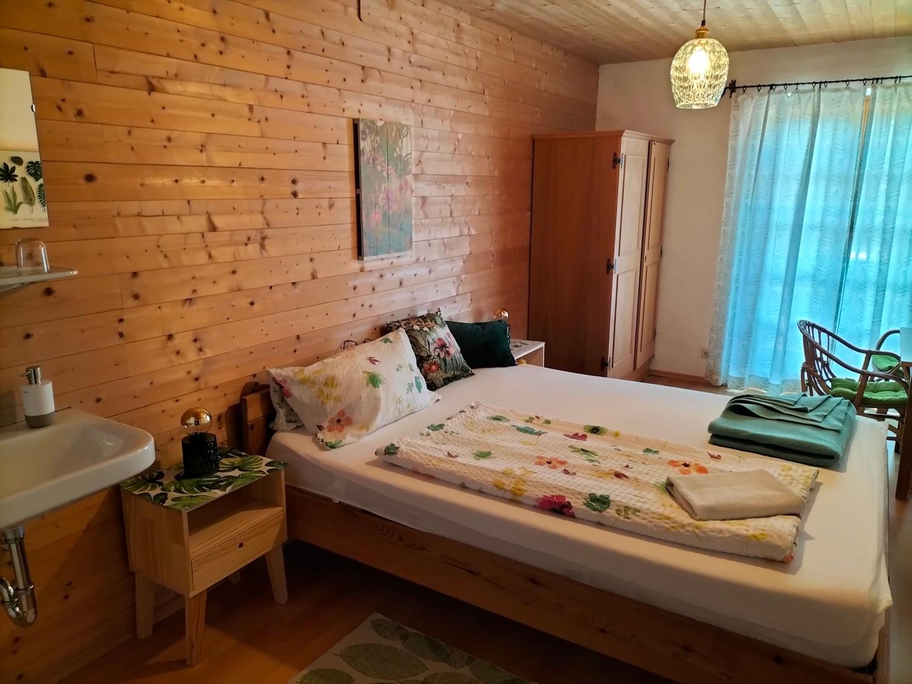 Budget Double Room photo 3