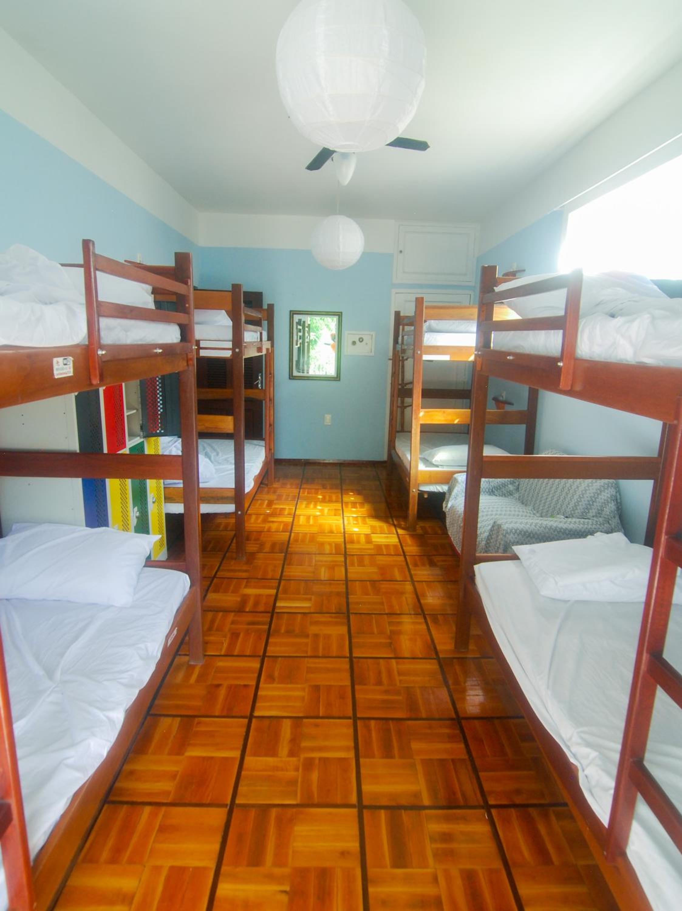 Bed in 8-Bed Mixed Dormitory Room photo 1