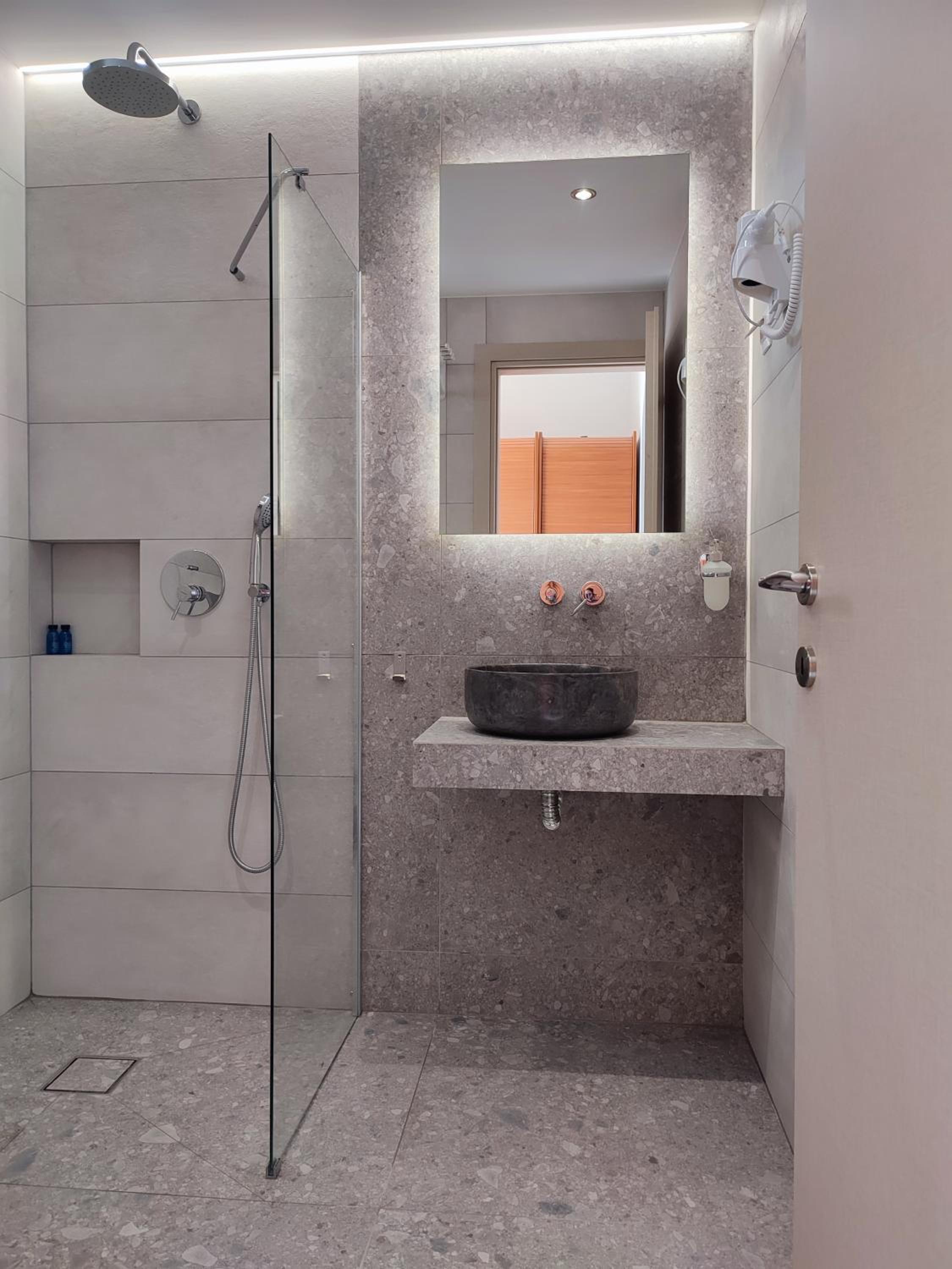 Studio with Sea View (2 Adults) - Photo 2