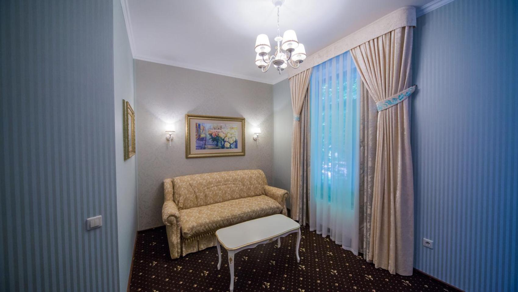 One-Bedroom Suite photo 2