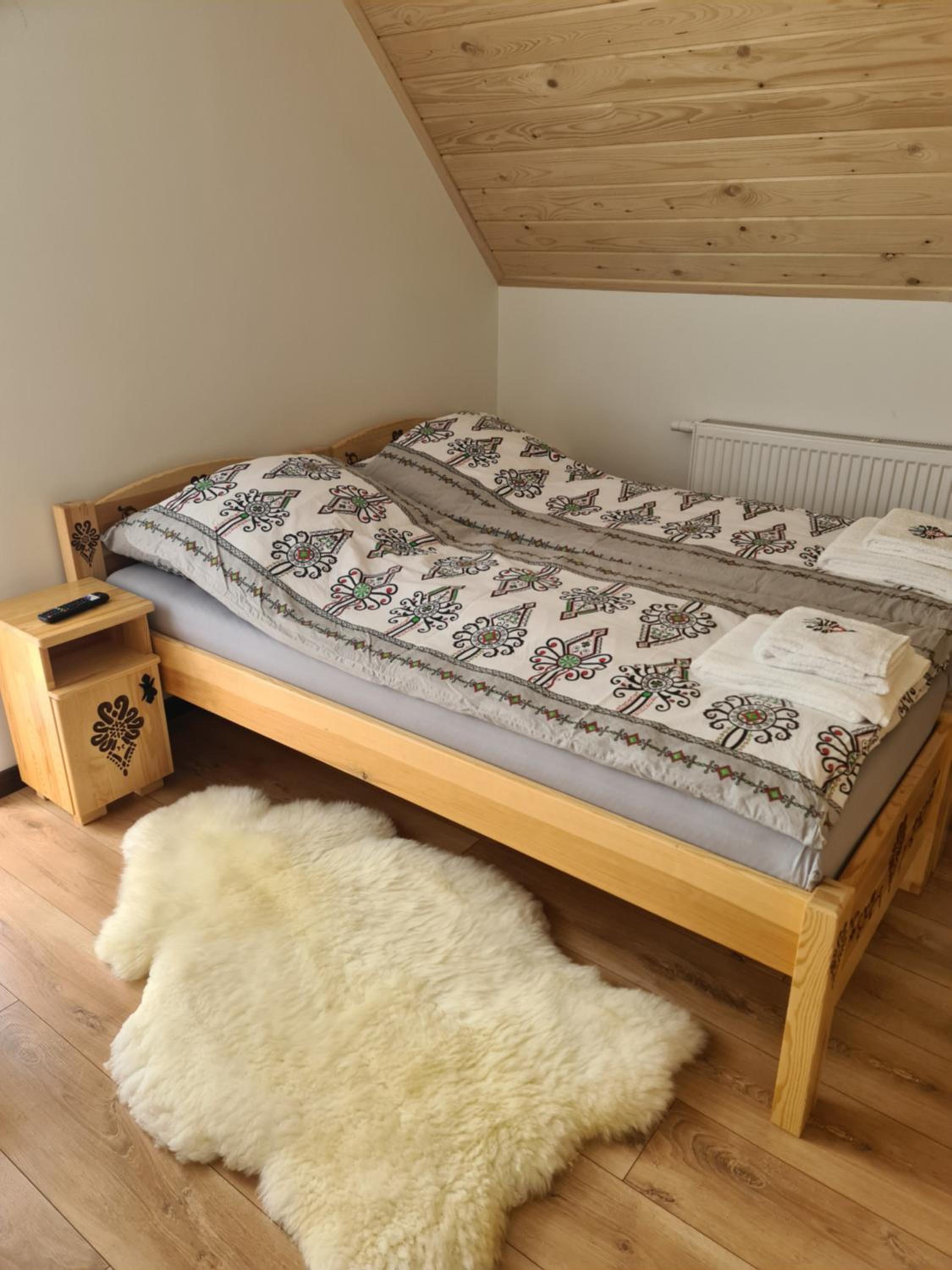 One-Bedroom Apartment - Photo 2