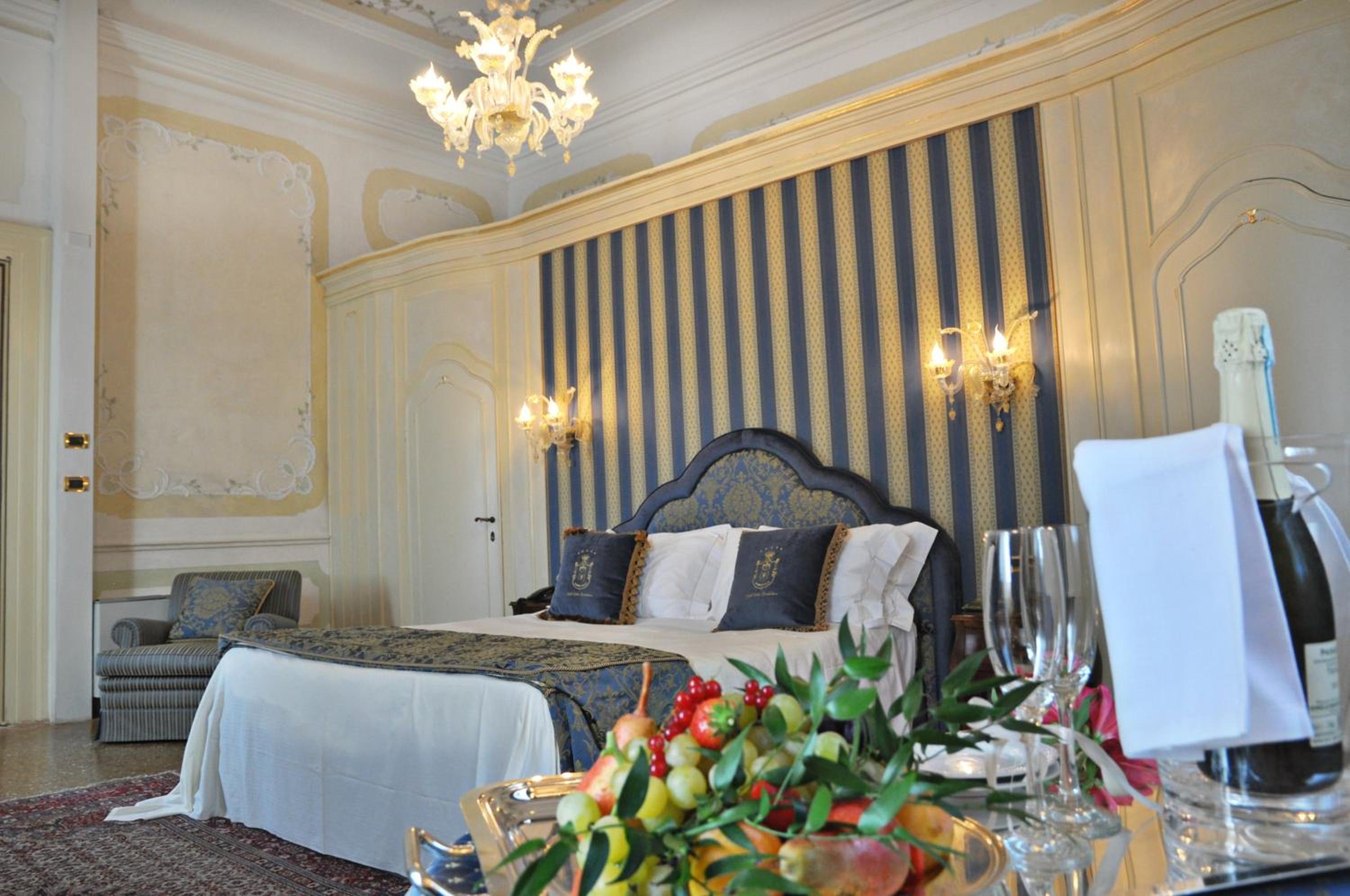 Suite  Giuseppe Verdi with Park View - Photo 8
