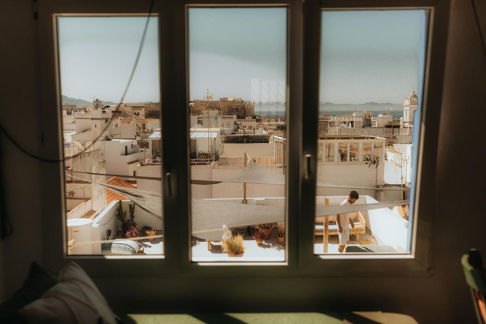 Apartment with Sea View - Photo 5