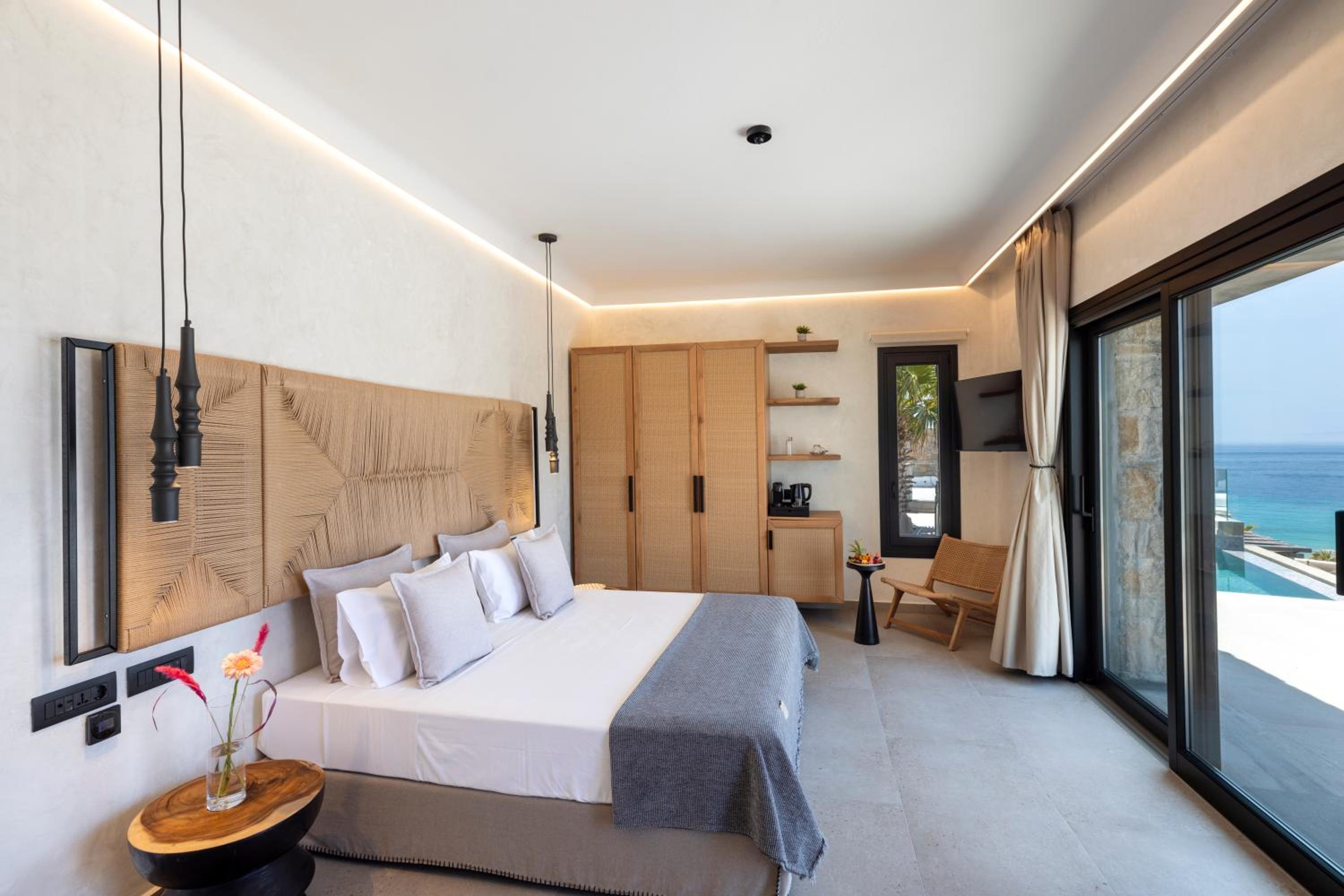 Junior Suite with Private Pool ,Sea View and Big Private Terrace photo 2