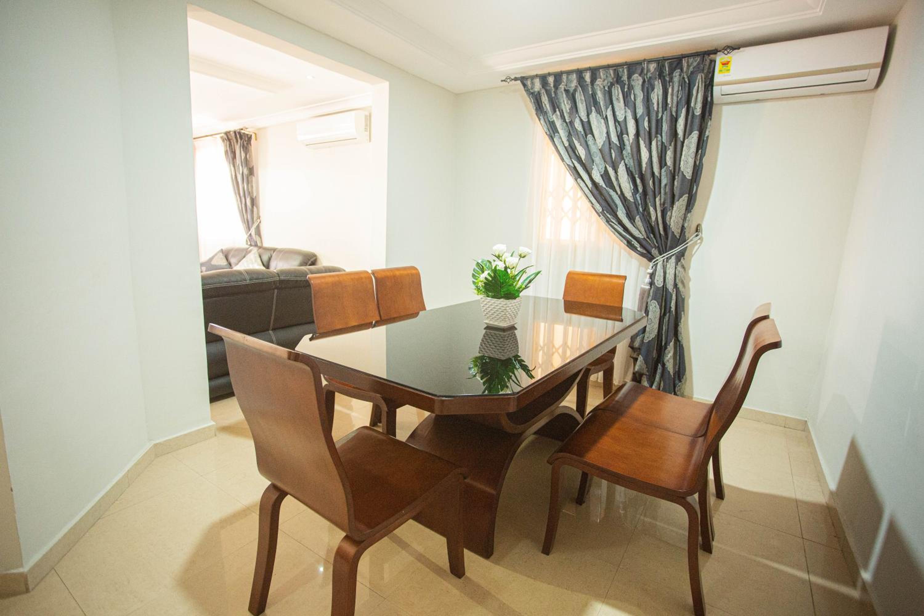 One-Bedroom Apartment - Photo 14