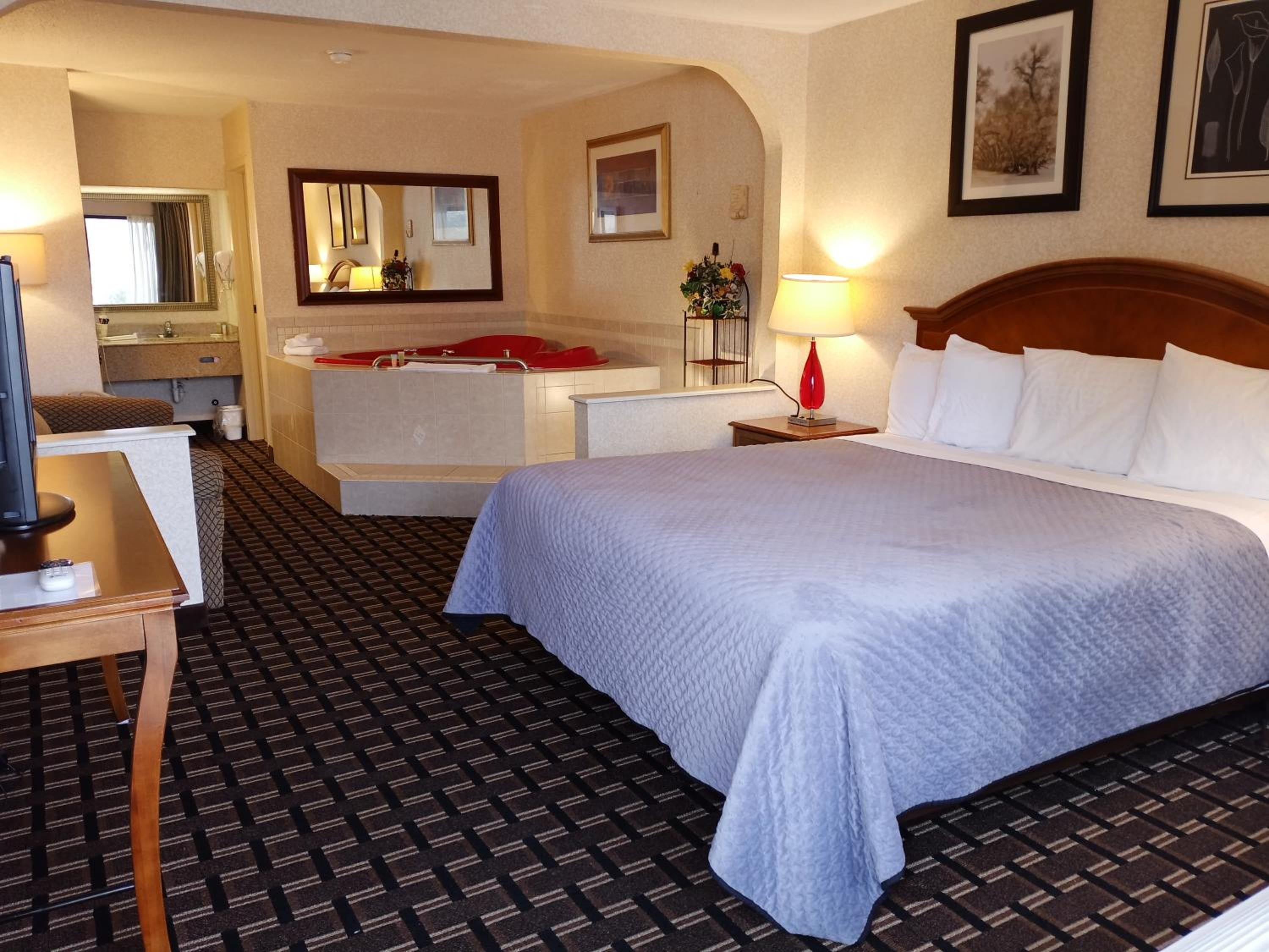 King Suite with Spa Bath photo 1