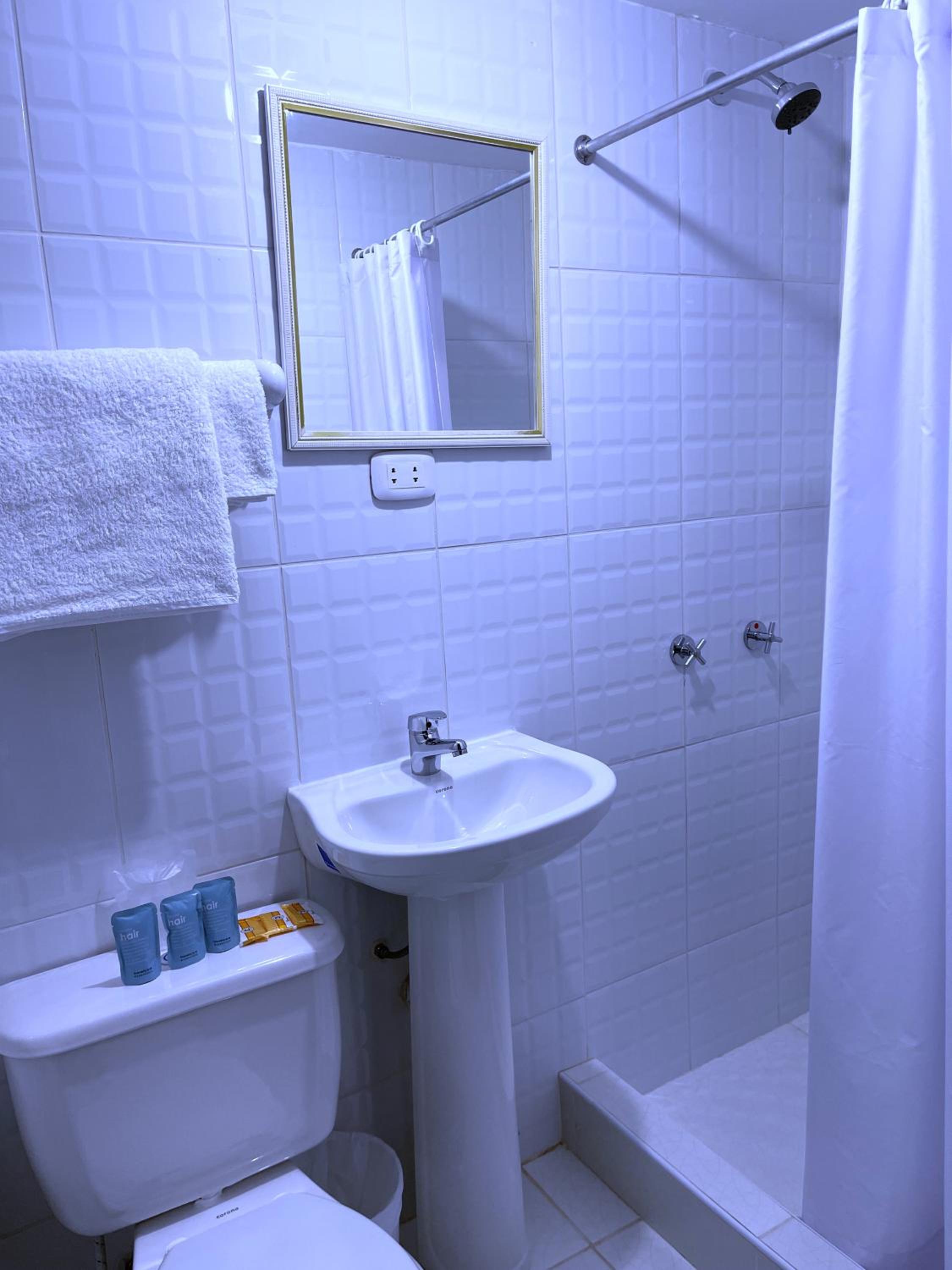 Triple Room with Private Bathroom photo 2