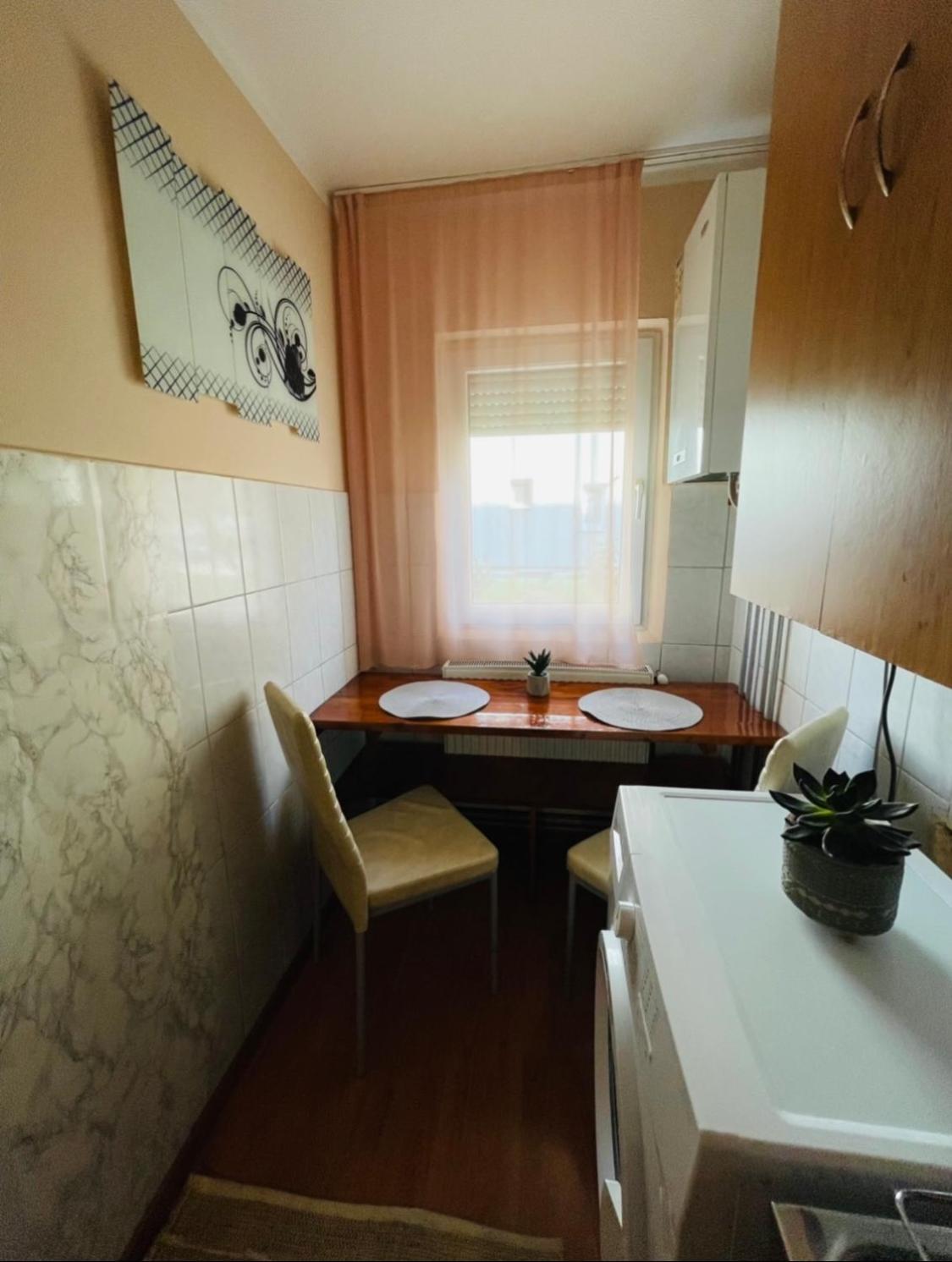 One-Bedroom Apartment - Photo 8