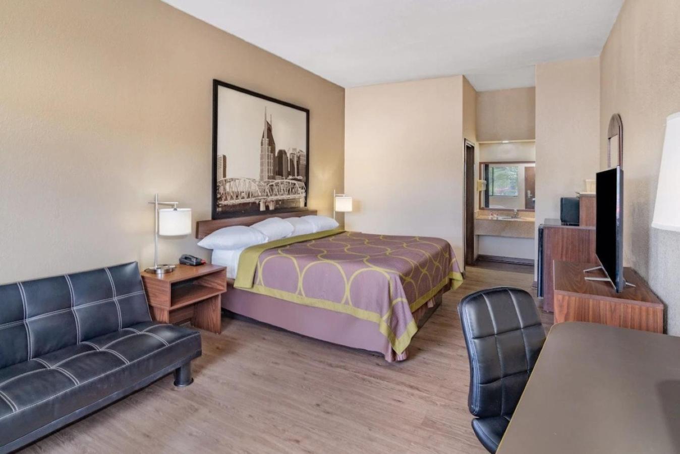 King Room - Non-Smoking - Photo 1