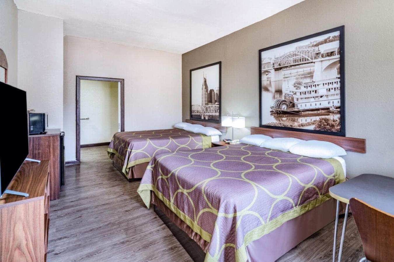 Deluxe Queen Room with Two Queen Beds -Disability Access - Non-Smoking - Photo 1