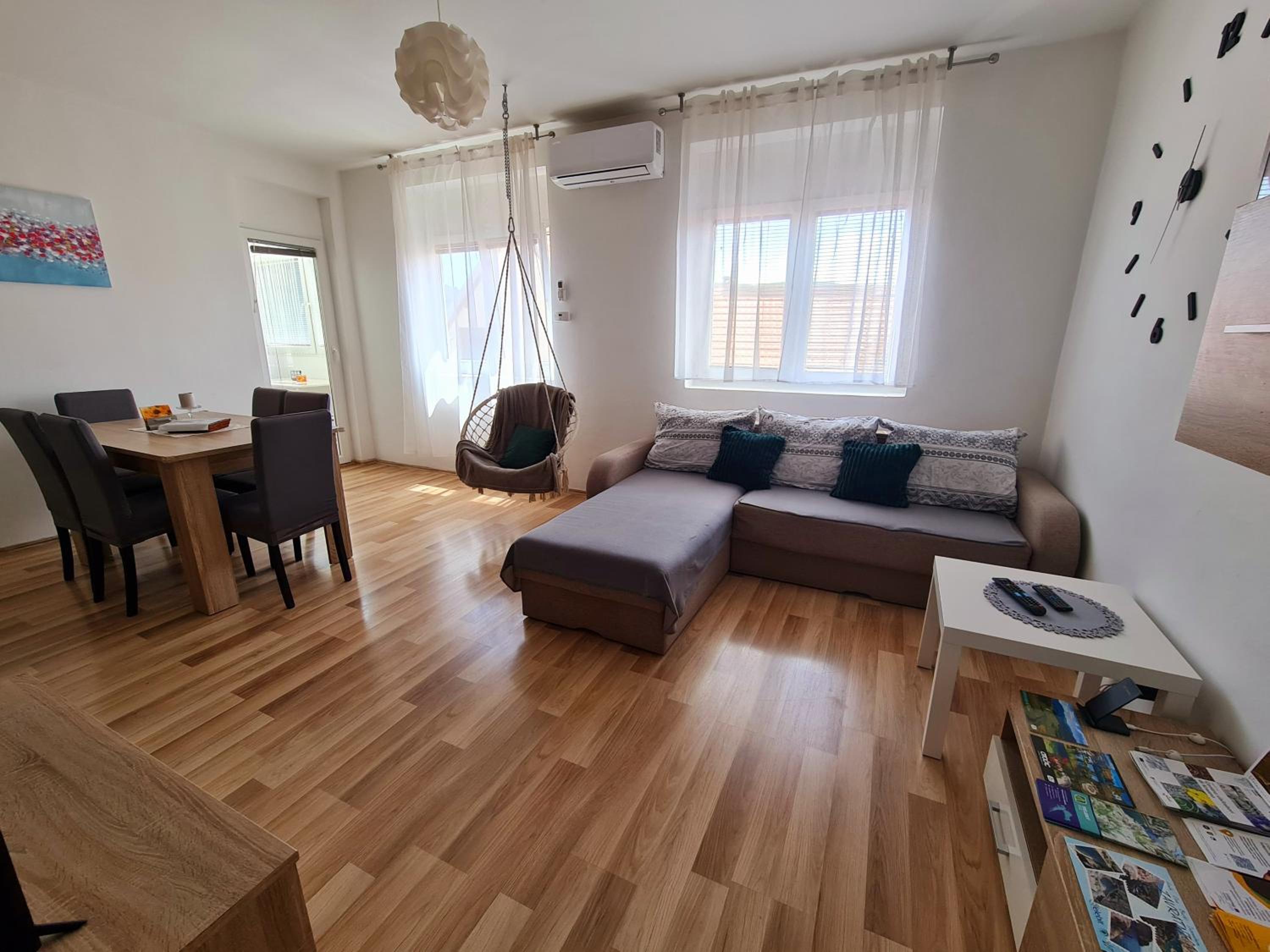 One-Bedroom Apartment - Photo 84