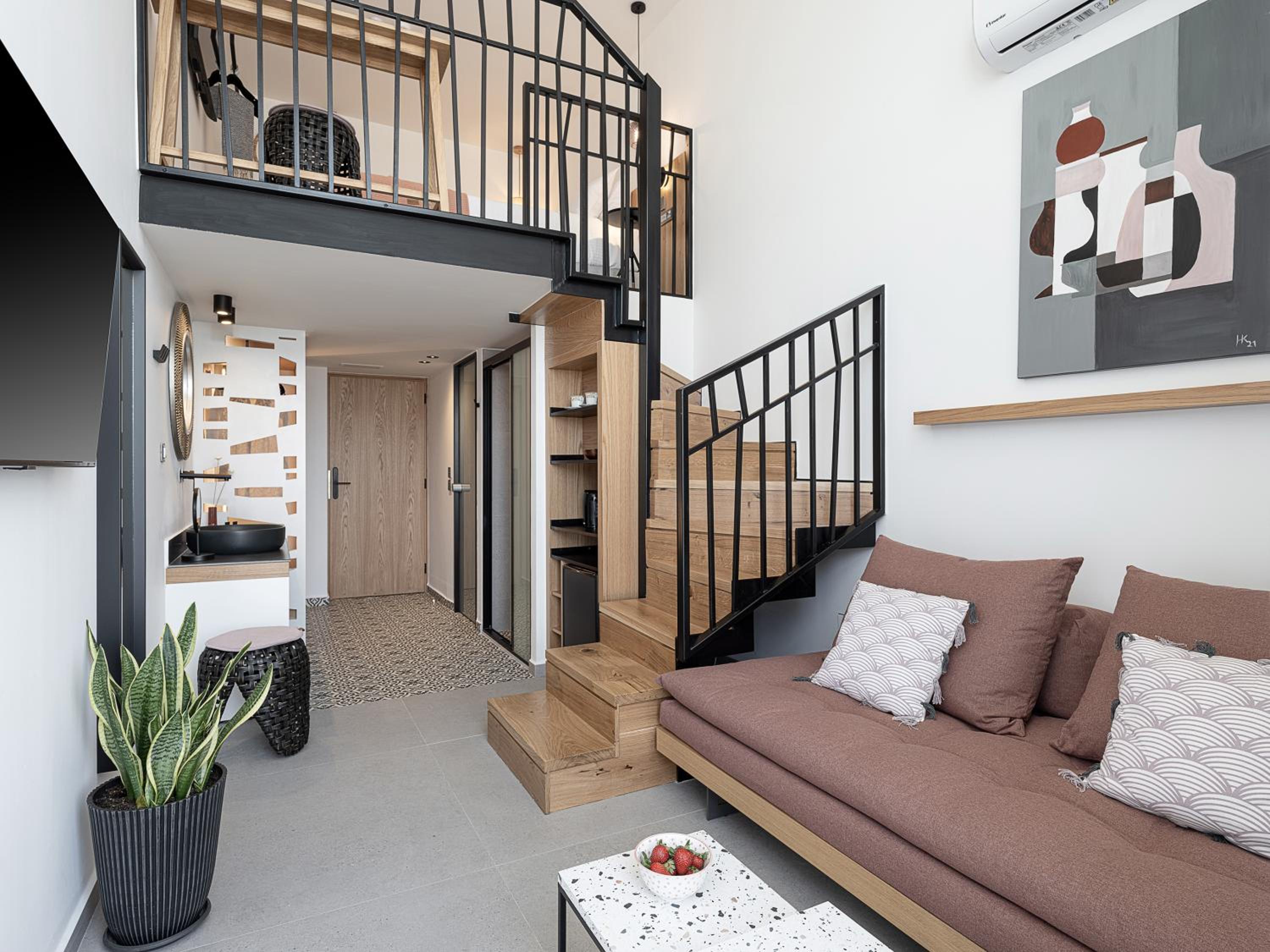 Loft Suite with Direct Sea View - Photo 4