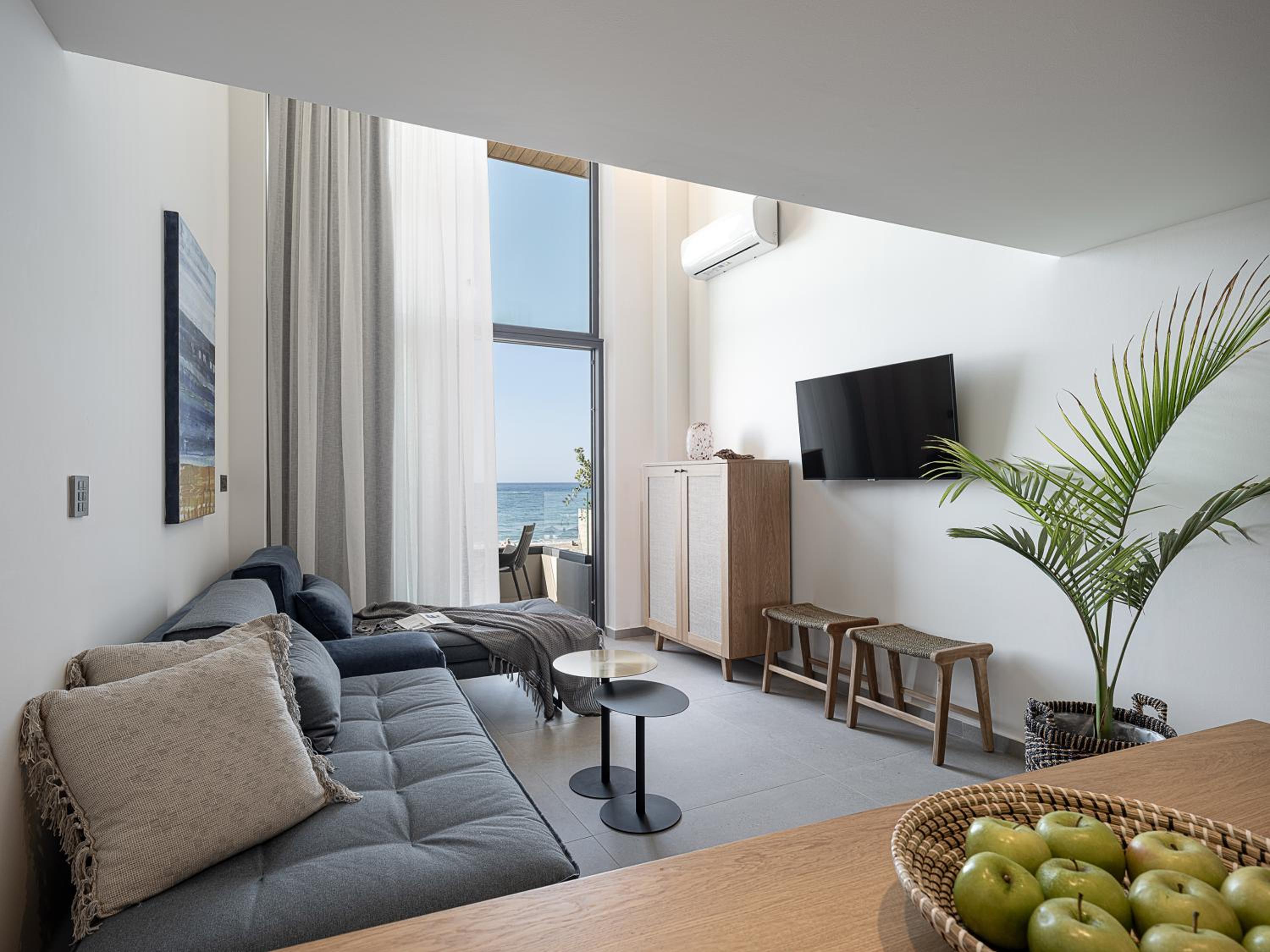 Superior Maisonette Suite with Direct Sea View - Photo 16