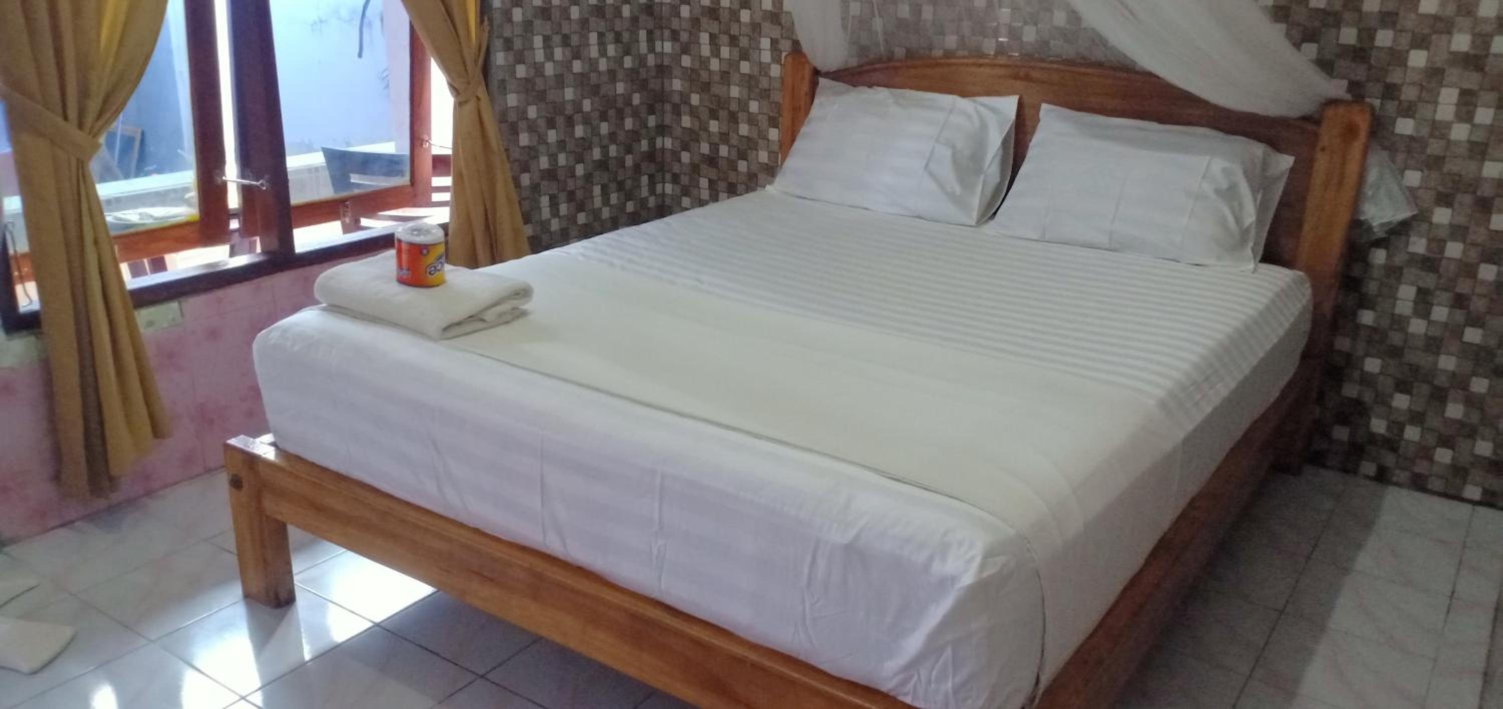 Double Room with Private Bathroom - Photo 34