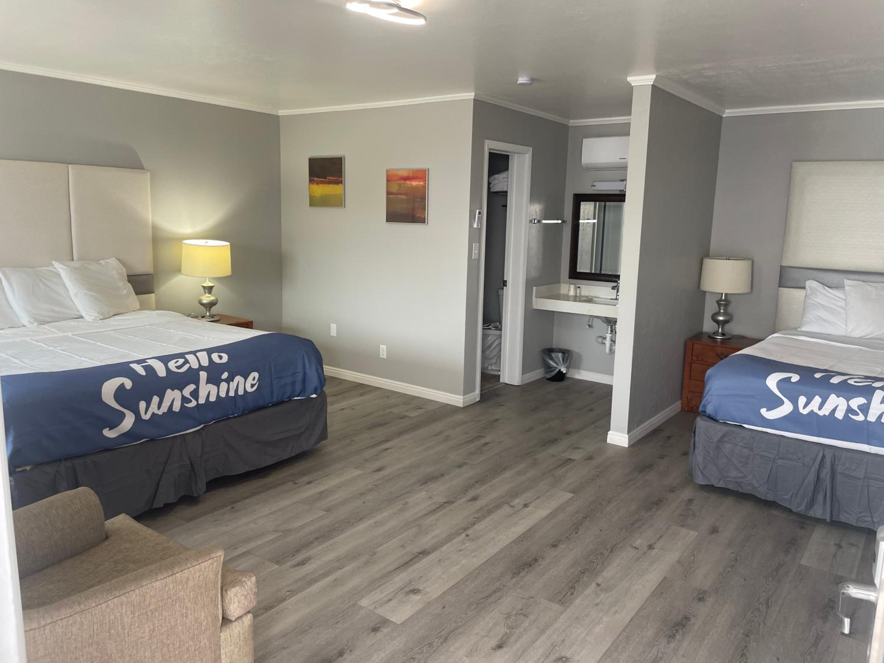 Family Double Room - Photo 7
