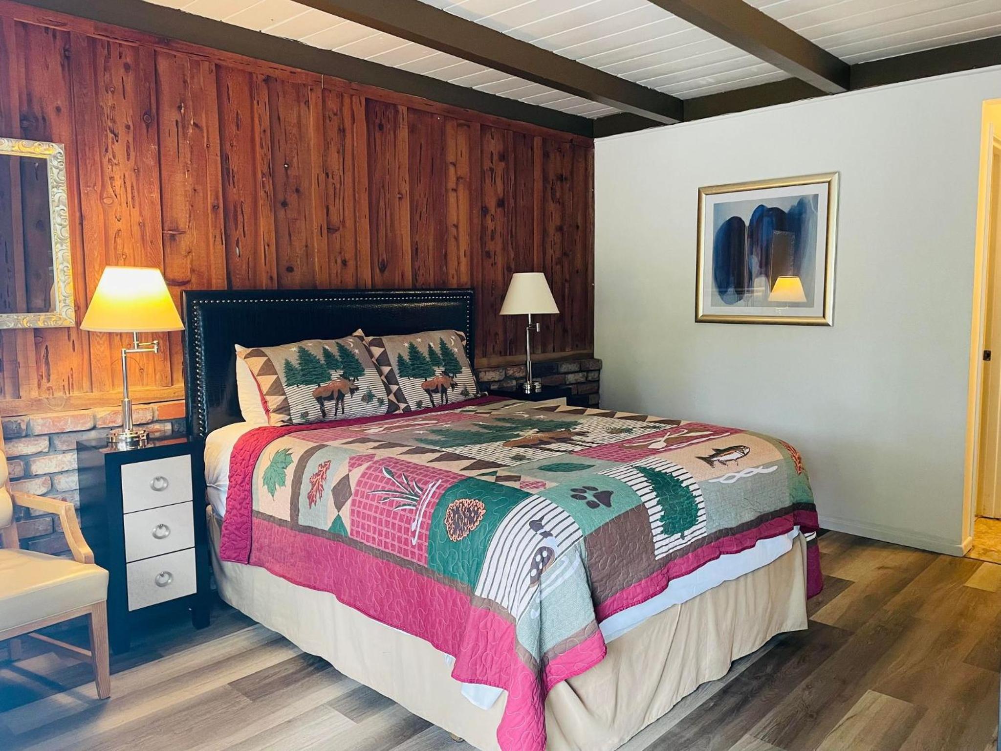 Budget Double Room - Photo 10
