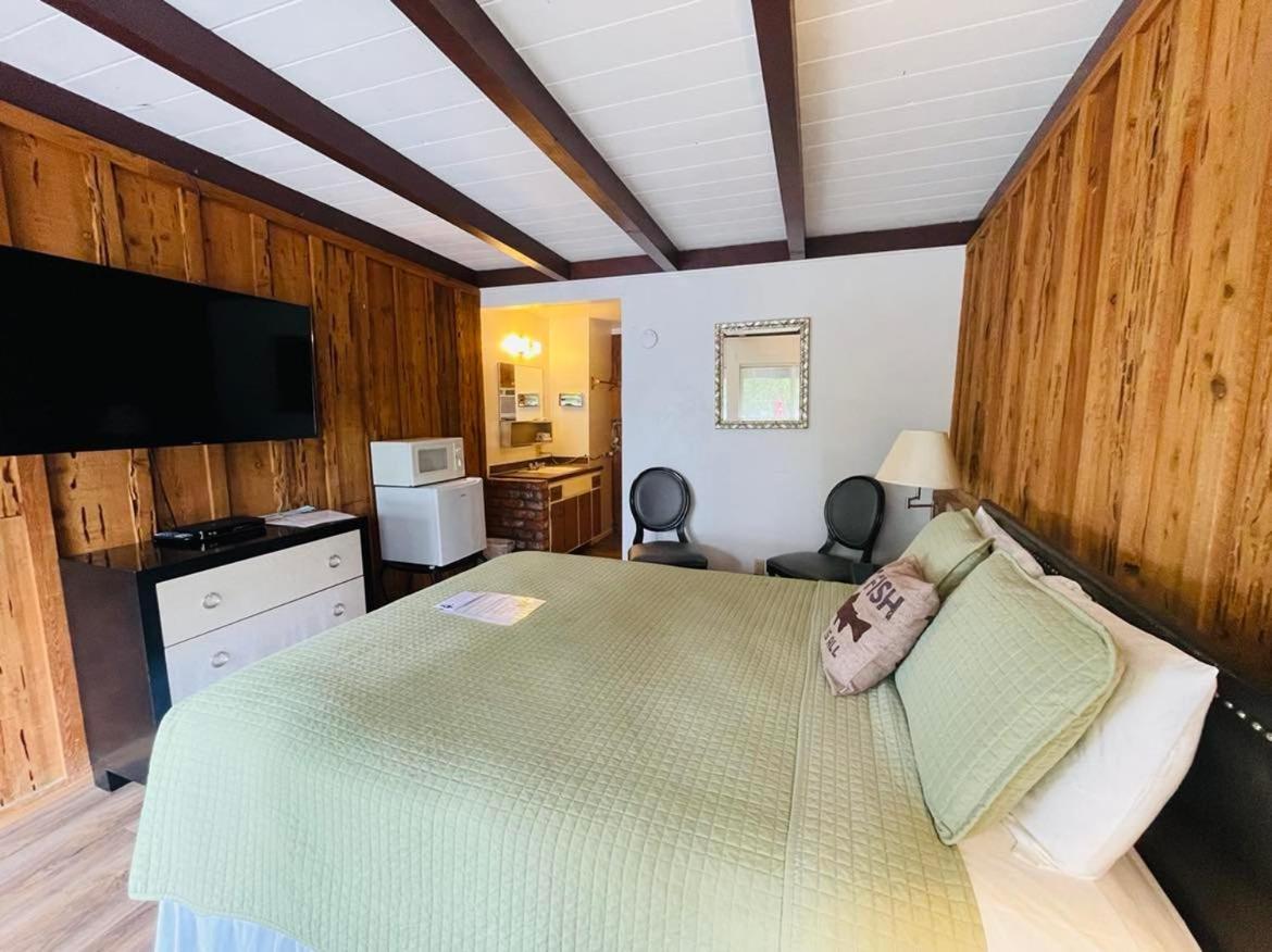 Budget Double Room - Photo 15