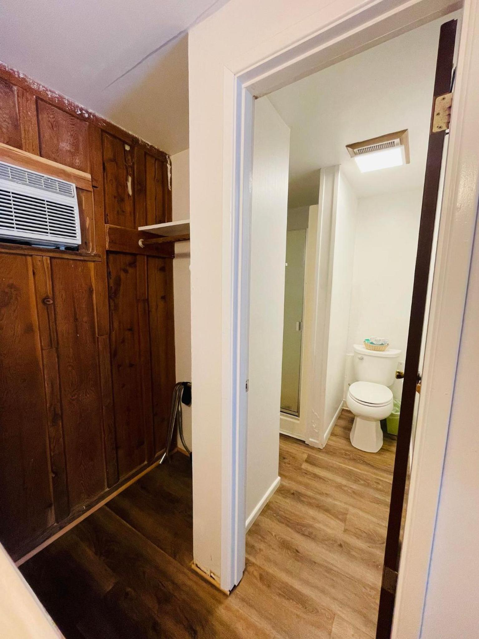 Budget Double Room - Photo 14