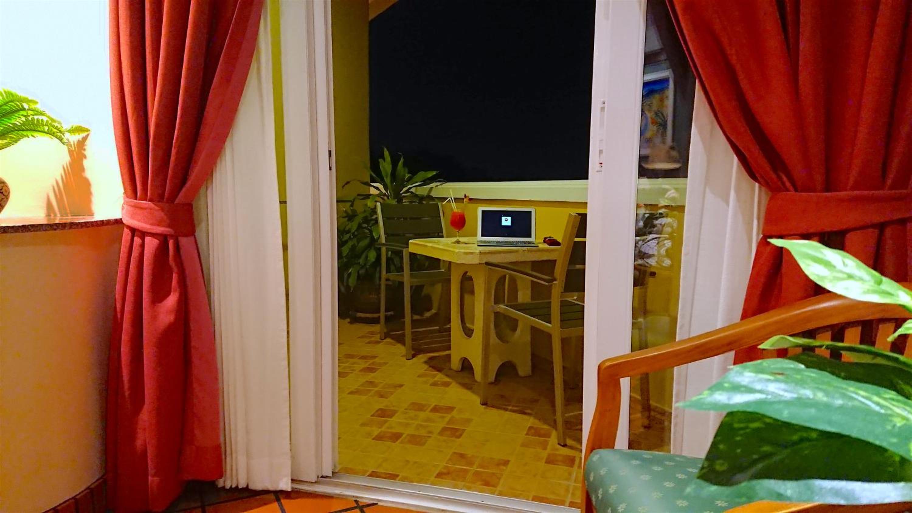 Deluxe Room - Photo 18