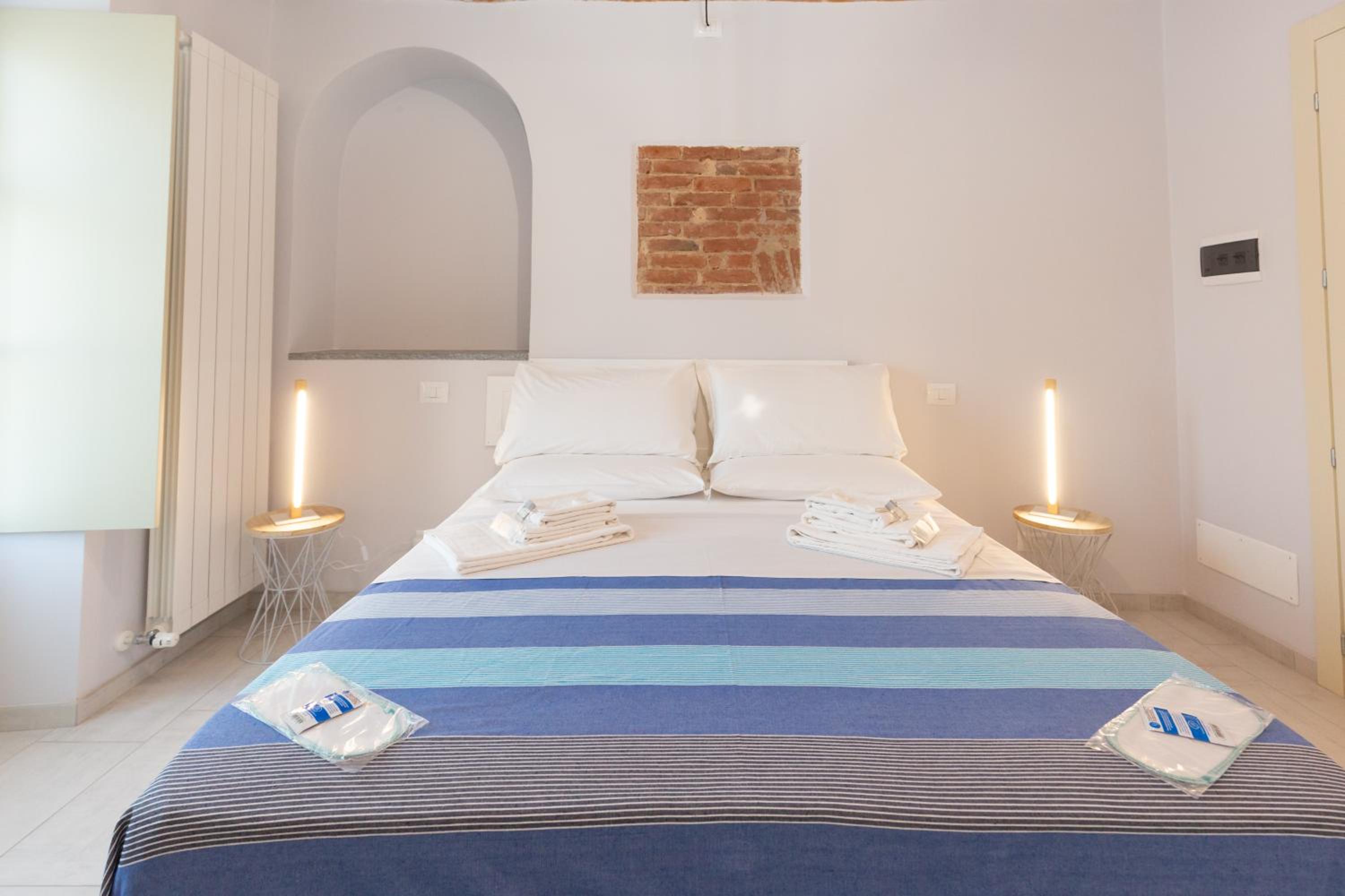 Double Room with Private Bathroom photo 2