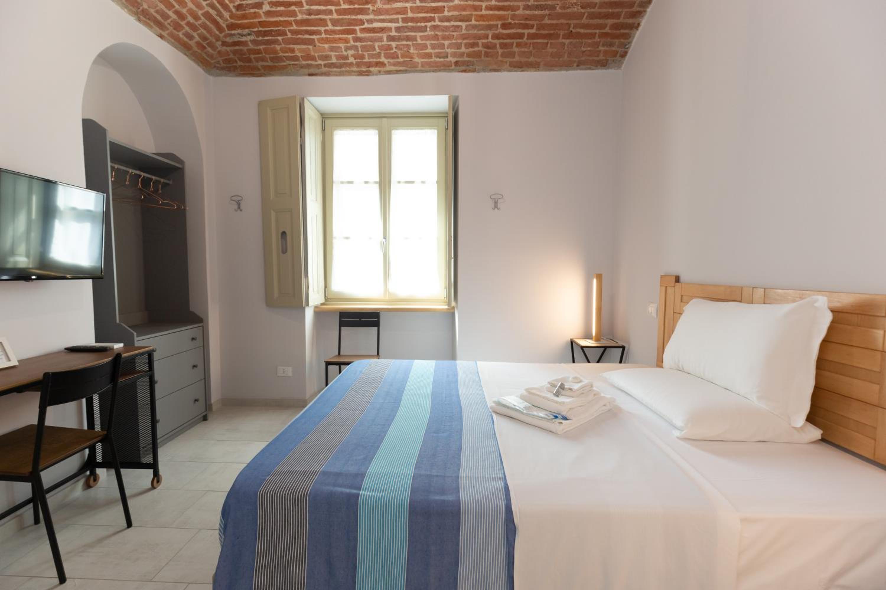 Double Room with Private Bathroom photo 2