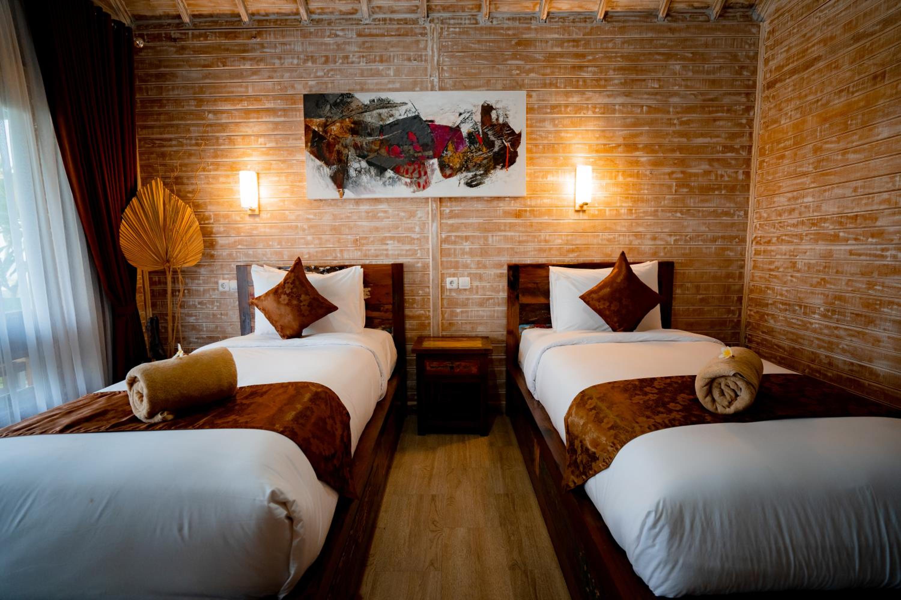 Deluxe Twin Room with Sea View - Photo 3