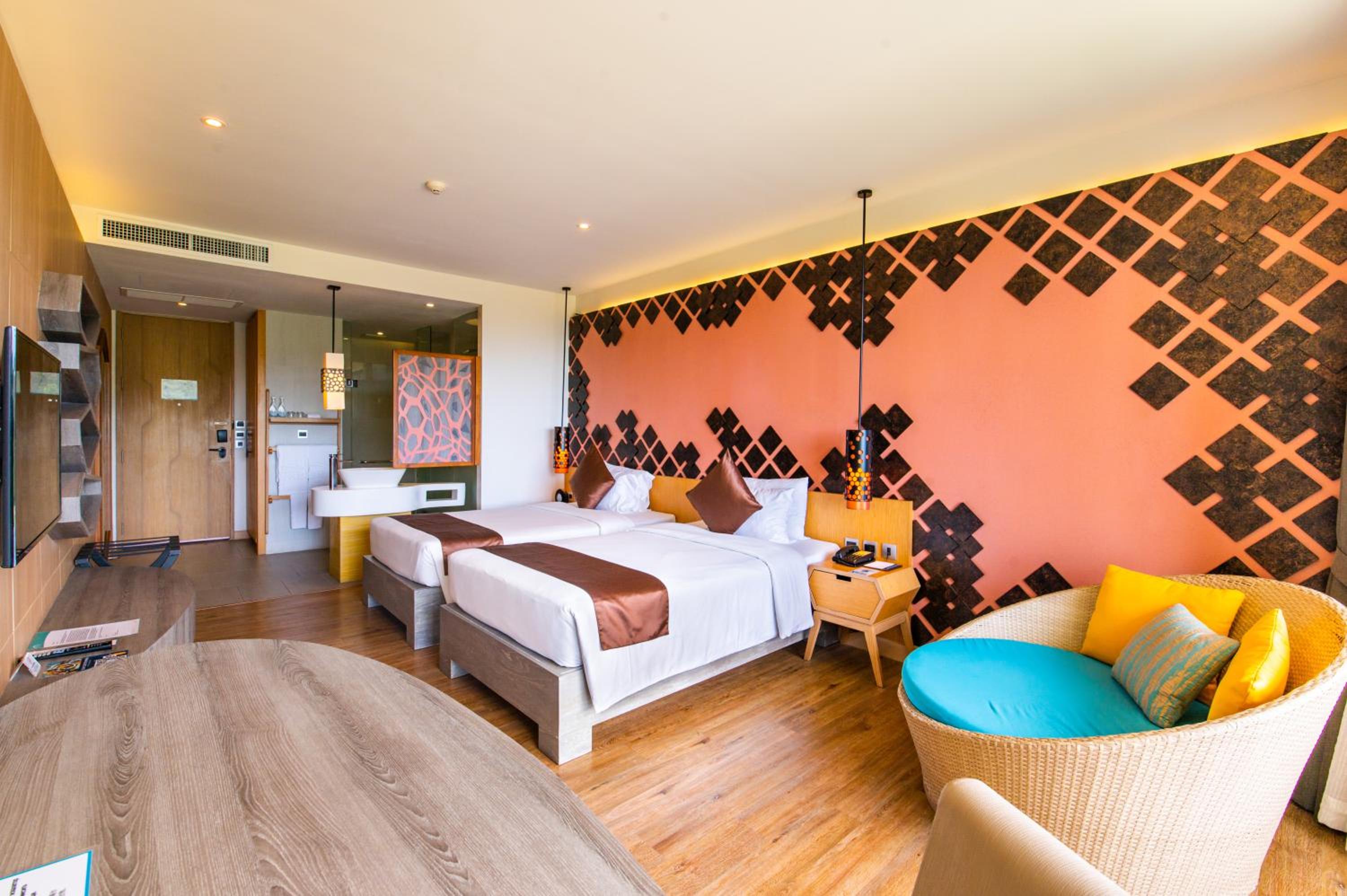 Deluxe Seaview - Photo 1