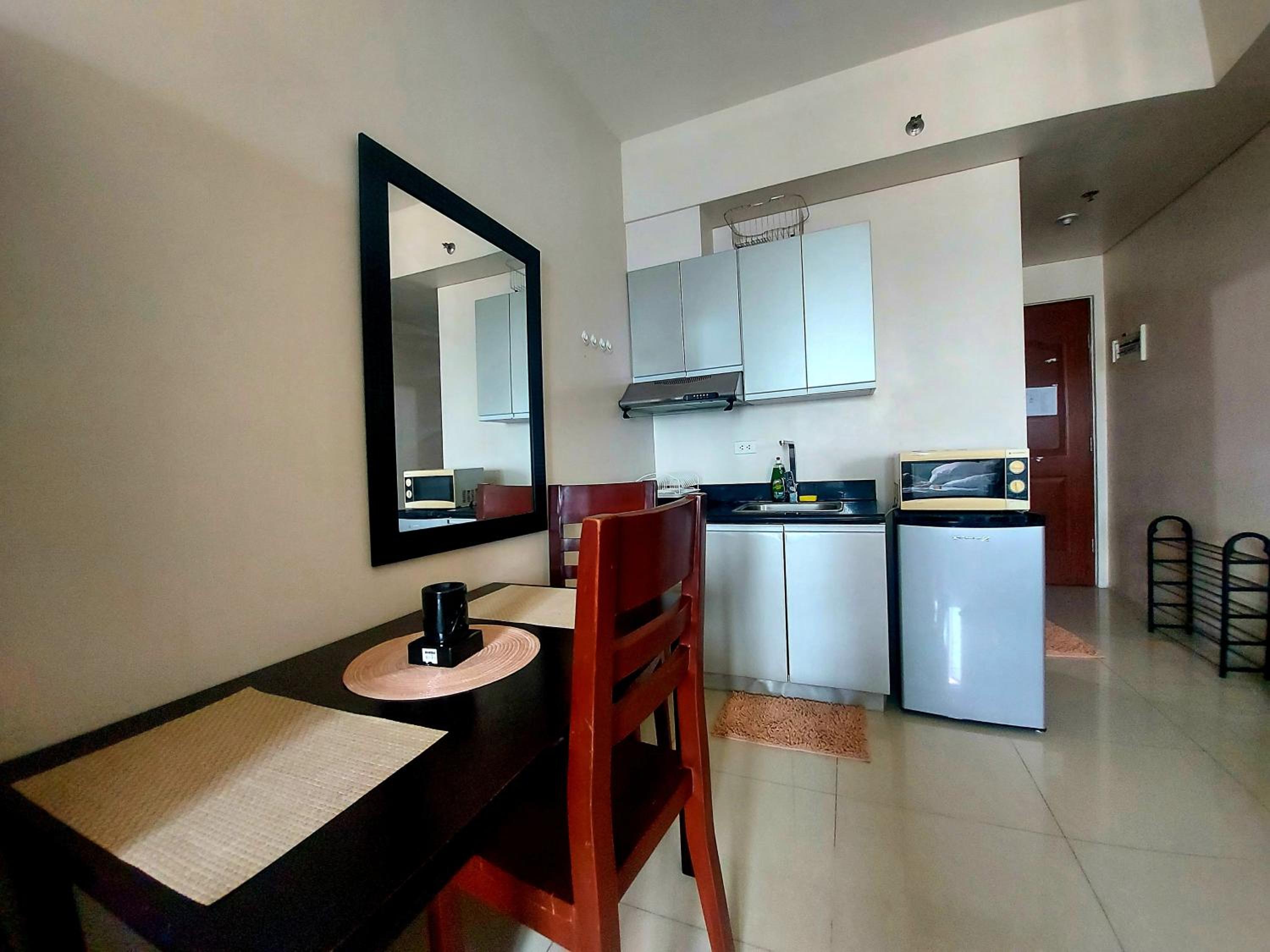 Studio Apartment - Photo 18