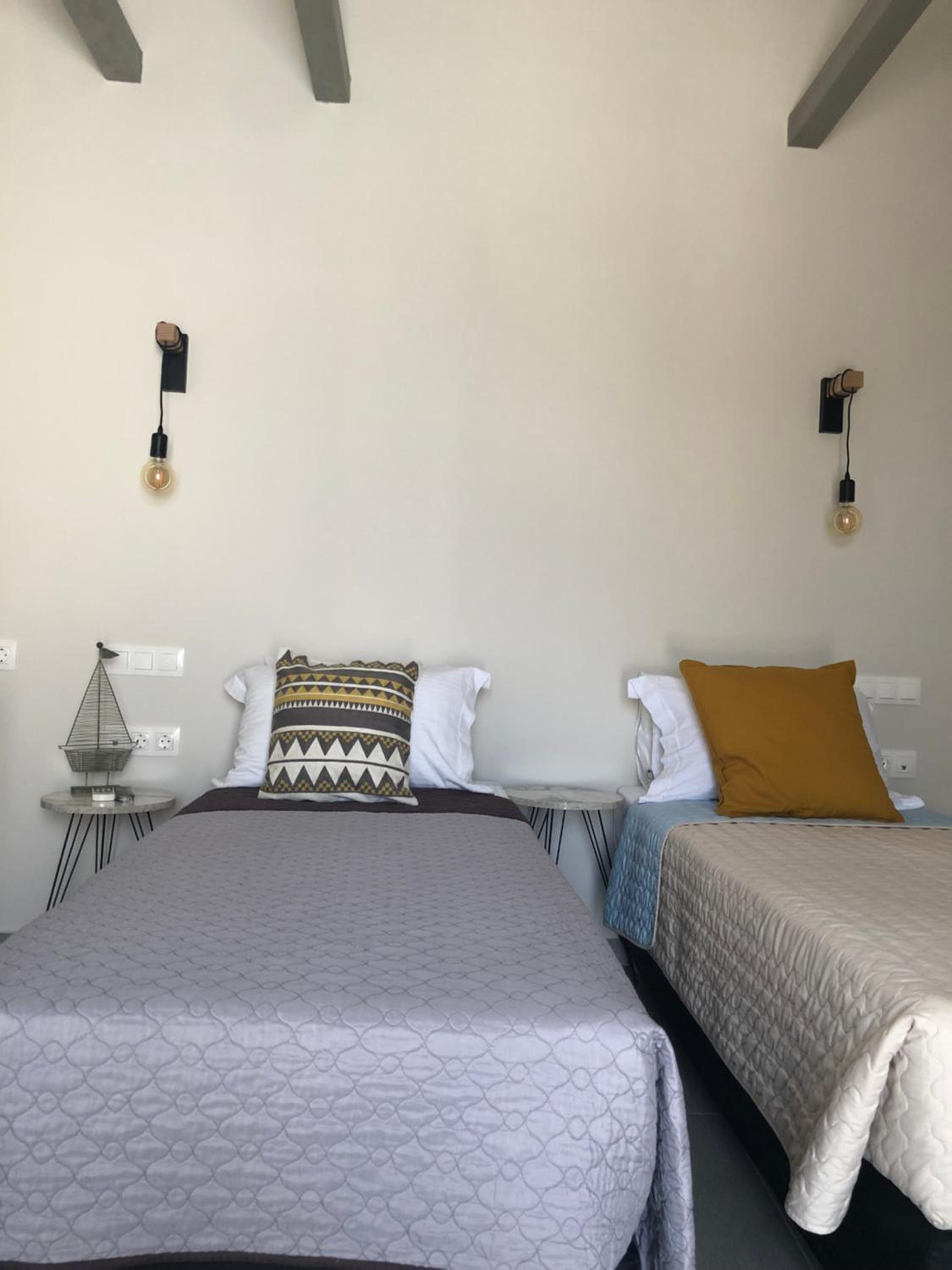 Small Double Room - Photo 6