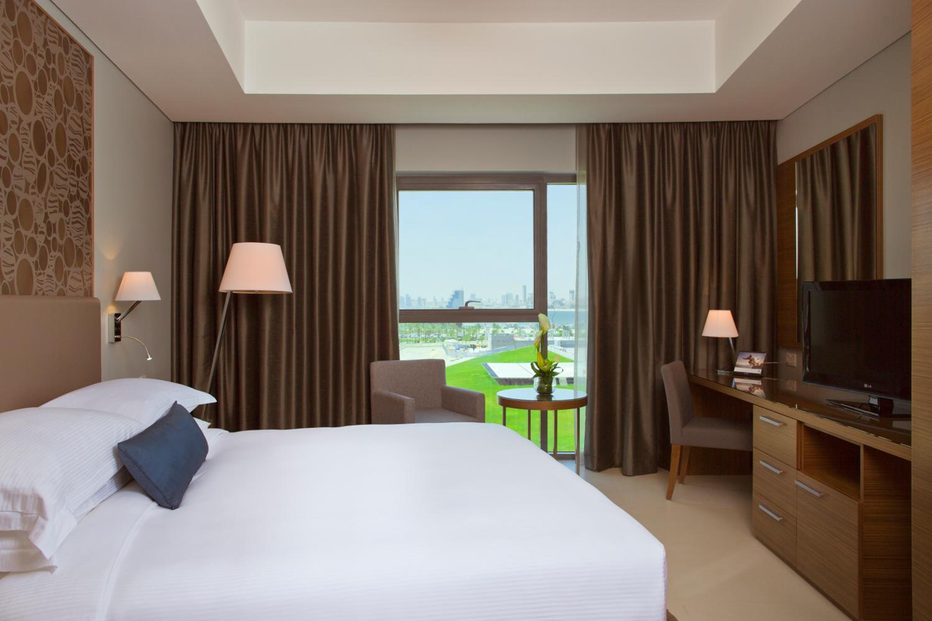 City View Studio - King Bed photo 1