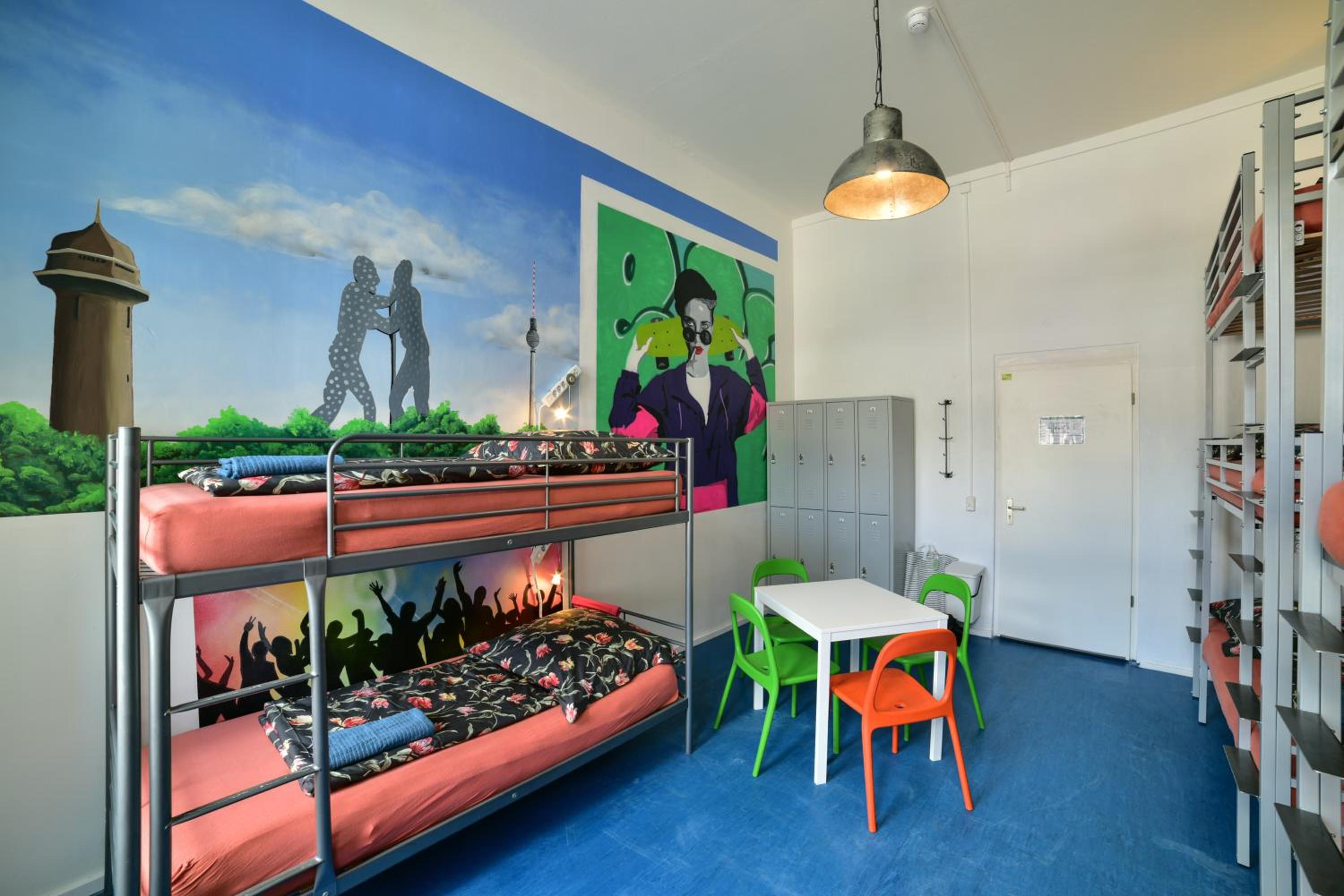Bed in 8-Bed Mixed Dormitory Room photo 2