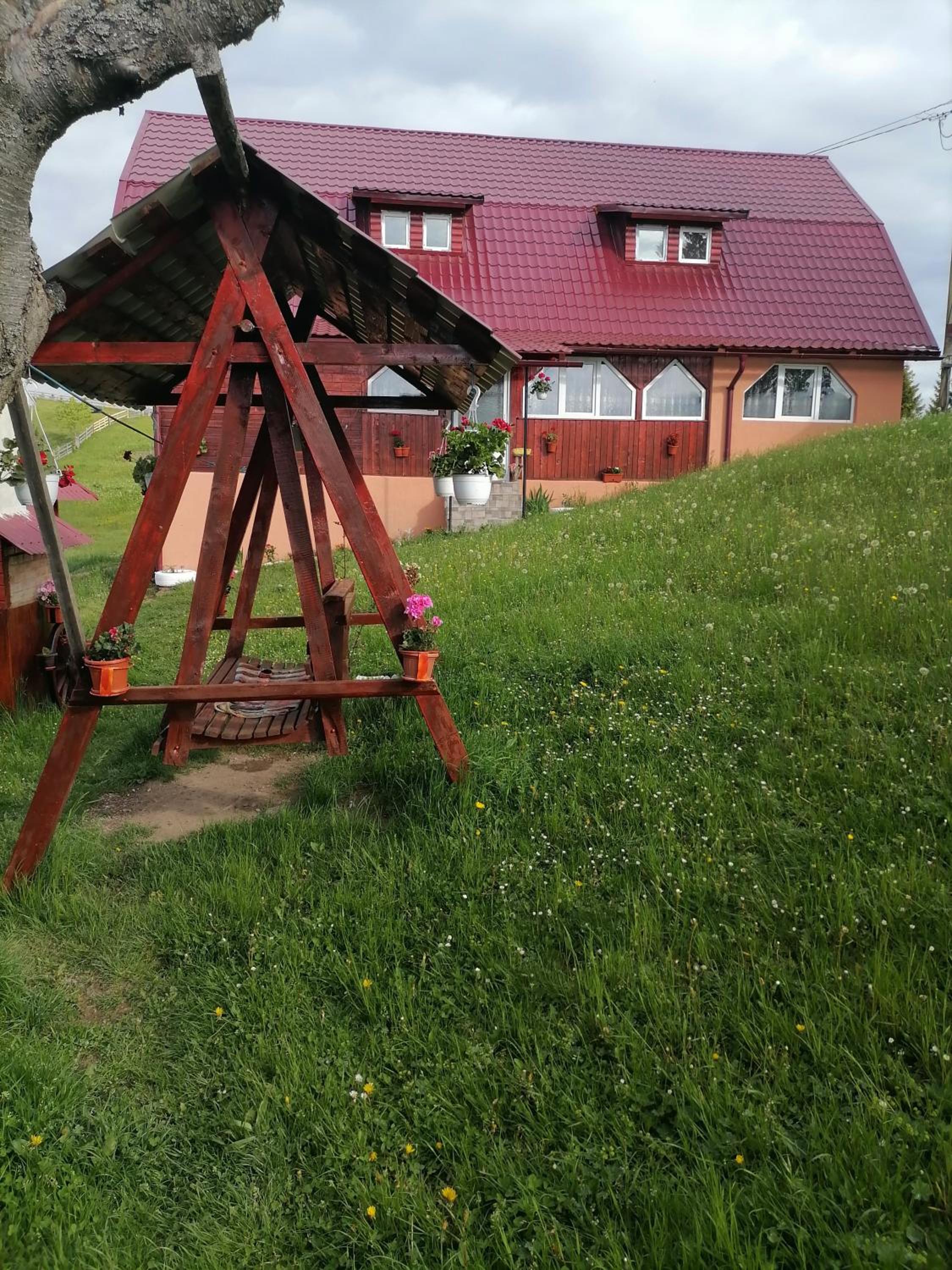 Three-Bedroom House - Photo 2